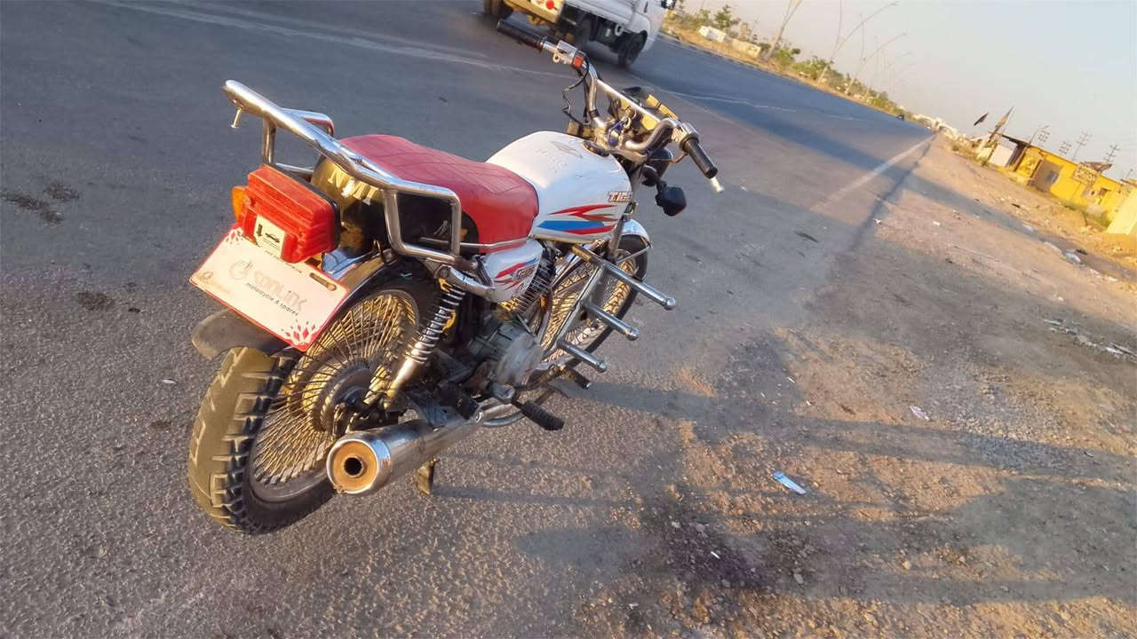 سلام عليكم درجة لبيع موديل  20 لبيع بيه روله السعر 250 قفل الرقم   *********** مكلف بل نشر
