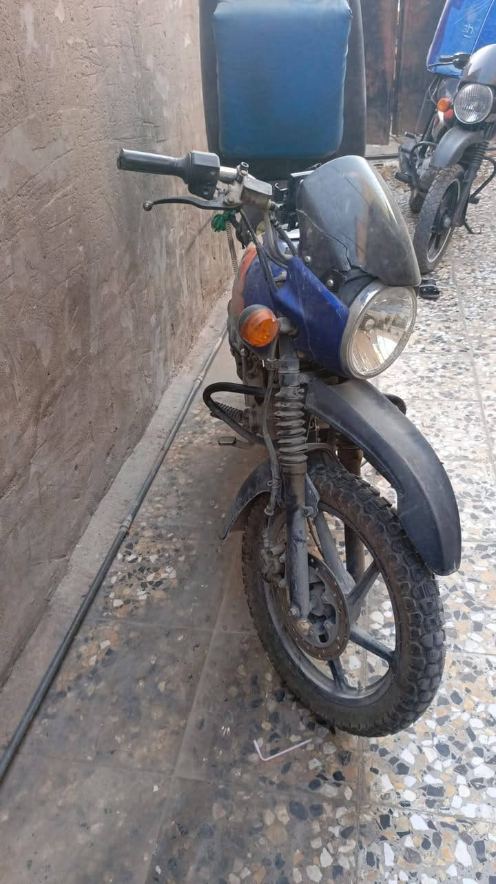 الدراجه لبيع موديل 23
بيها بدايه تبخير السعر 1600
مرقم ديونيه رقم وسنويه بيها

***********
