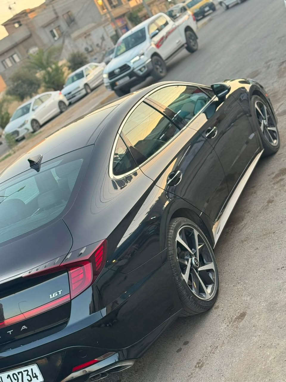 سونتا 2023 
فول مواصفات 
بانورما 
كشن تدفئ
كشنات نص جلد نص شامو 
شفتات ستيرن 
رادار امامي خلفي 
بصمه +بصمة تشغيل عن بعد 
سماعات من شركت 
كروز سرعه 
تحديد مسار 
قياده ذاتيه 
وبعد بيها خير من الله مواصفات 
ماشيه 77 الف ميل
ضرر جاملغ مبدل اصلي نفس لون يعني سياره بدون صبغ   بدون دواخل 
السعر 170 وبيها مجال 
سياره حيل حلوه ونضيفه ومايعوزها اي مصرف 

يوجد بيع وشراء السيارات المتضررة والجديدة داخل هذه
الصفحه للستفسار وتواصل على رقم ***********

