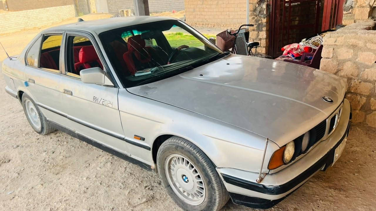 السلام عليكم.
بي أم. 525 كير عادي 
موديل 90
محرك كبس بلادي. بي تبخير 
رقم انبار شرط التحويل السنويه تنتهي بشهر ال 12 
السعر 28$ وبيه مجال 
مكان السياره الانبار القائم 

‏‪***********‬‏

نص مكتوب في الصور:
- RH/2024