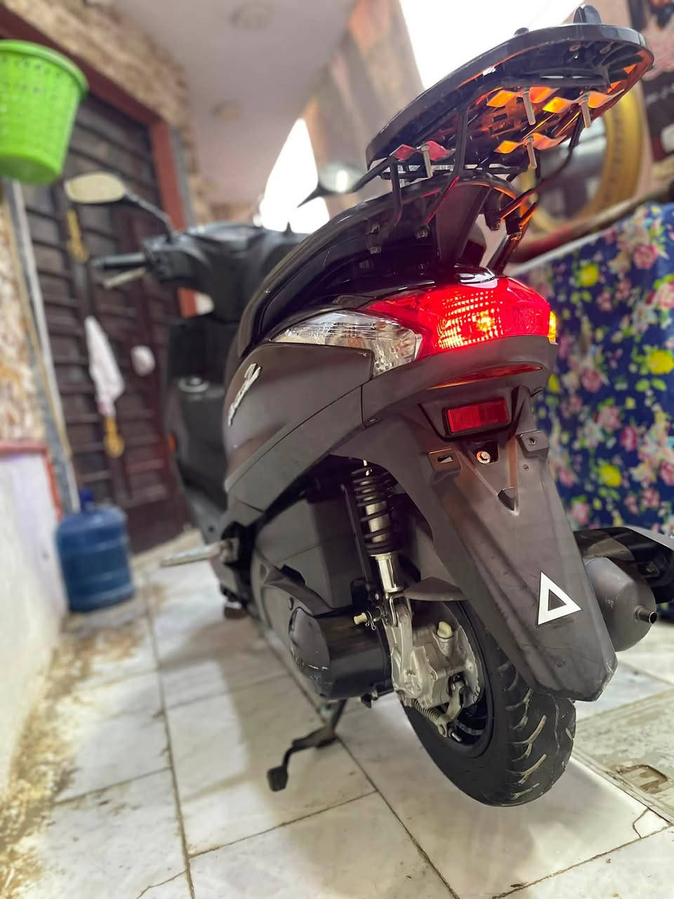 مرحبا دراجه الكزز z للبيع دراجه كلش نضيفه برغي ممفتوح بيها ماشيه 14 ألف مكينه تايرات دبلات تلجات
خير من الله كلشي مناقصه إذا مفتوح بيها برغي ترجع نضيفه وحلوه احلى من الصور عنوان كاظميه ***********
