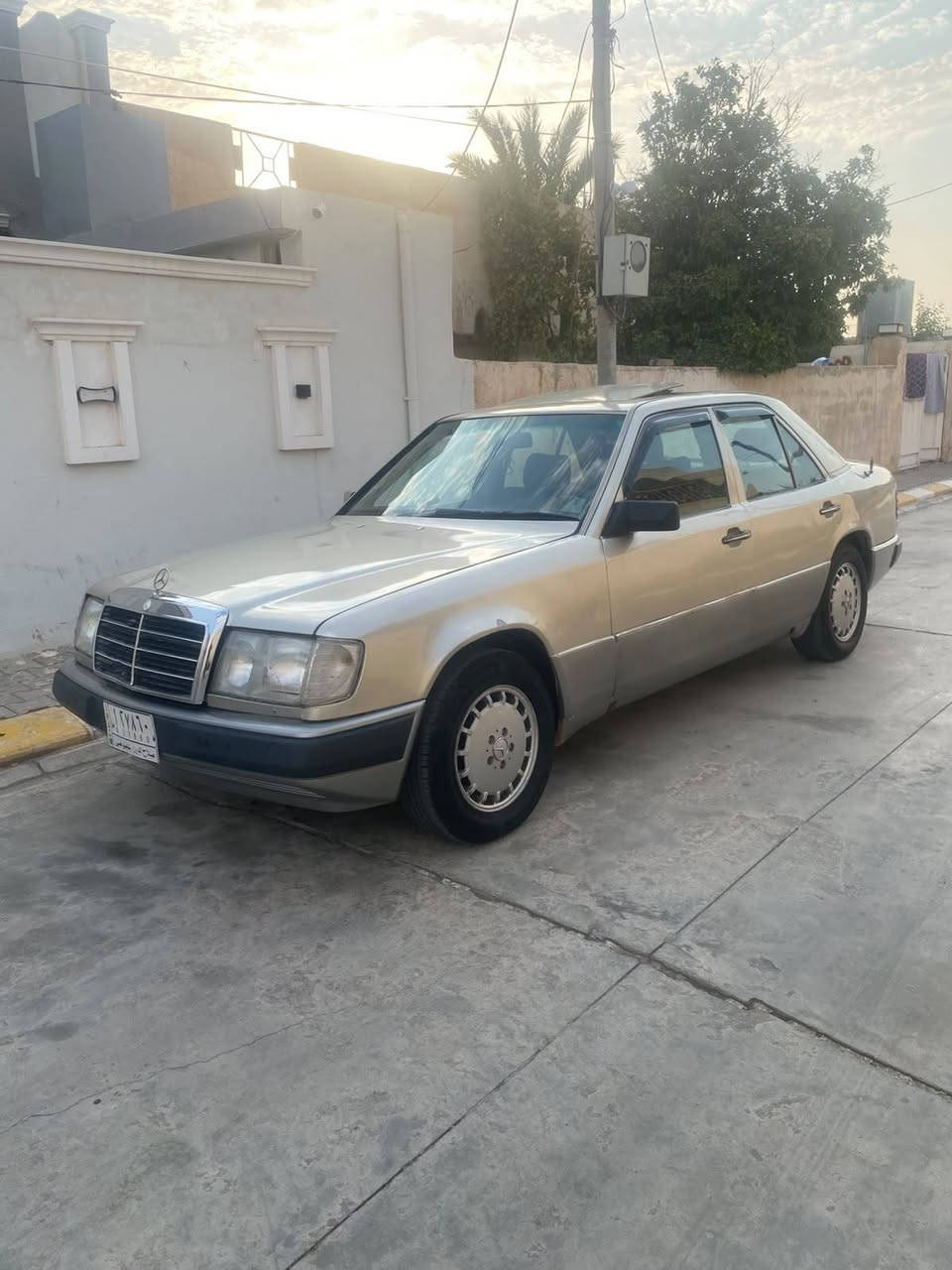 السلام عليكم 
للبيع فقط السعر 36 
مارسدس دب مديل 90 اصل رقم صلاح الدين مشروع وطني تحويل مباشر كير ومحرك بطة 2500 مكفولات تبريد شغال فتحه سقف شغال طكتين قواعد دبلات واحد مصلح كهربائيات شغالة كلها تخم تاير وحدادية جديد بيها طخه بحامرلغ لورة ومصبوغه عام تكم شواصي كفالة السيارة تعمير جديد مابيها اي نقص مكاني ديالى لسعدية ***********
