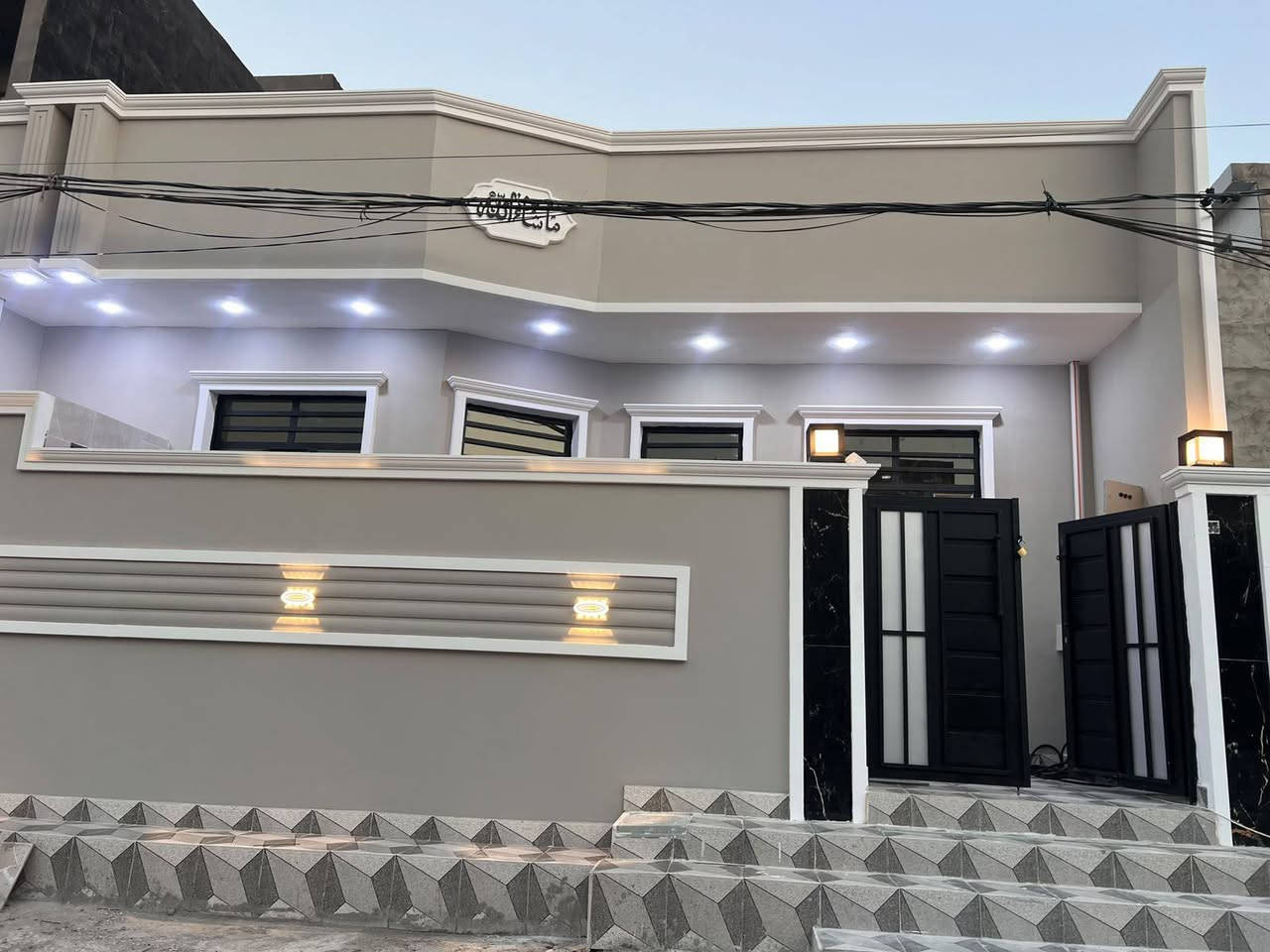 دار للبيع المساحه 100متر مربع
10*10 بصف الركن
استقبال ومطبخ وغرفة نوم
وصاله ومجمع صحيات كامل
وبيتونه كبير مع حمام
طابو سند 25
التحرير الزراعي محمد ليلئ
الاتصال ***********
