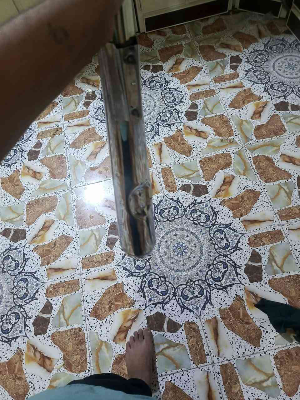 سلام عليكم صالنصه للبيع نضيفه حيل سعر 20 وبيها مجال   ***********
