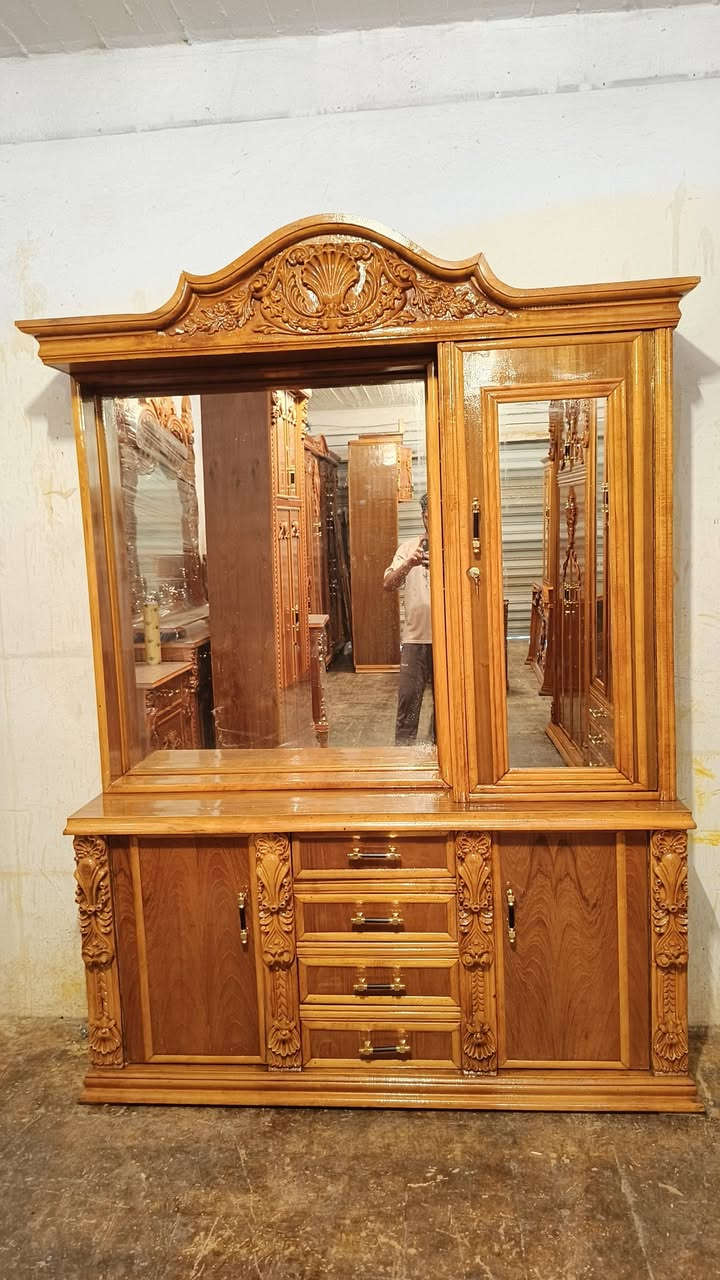 حلاوه المسرح دزاين حديث للعرسان 🌹
السلام عليكم غرفه تفصال  شغل ثقيل درجه اولى كل حفر زان نظام حديث مستخدم نظيف 
 نظافه 98% 💯✔️
 5 ملم داخل خارج الصاج 
 عنوان بغداد التوصيل متوفر داخل بغداد فقط
دز صوره واتساب وتدلل 🌷 رابط واتساب 👇 
https://wa.me/9647774836138
أو الاتصال بالخط//‏‪+964 777 483 6138
