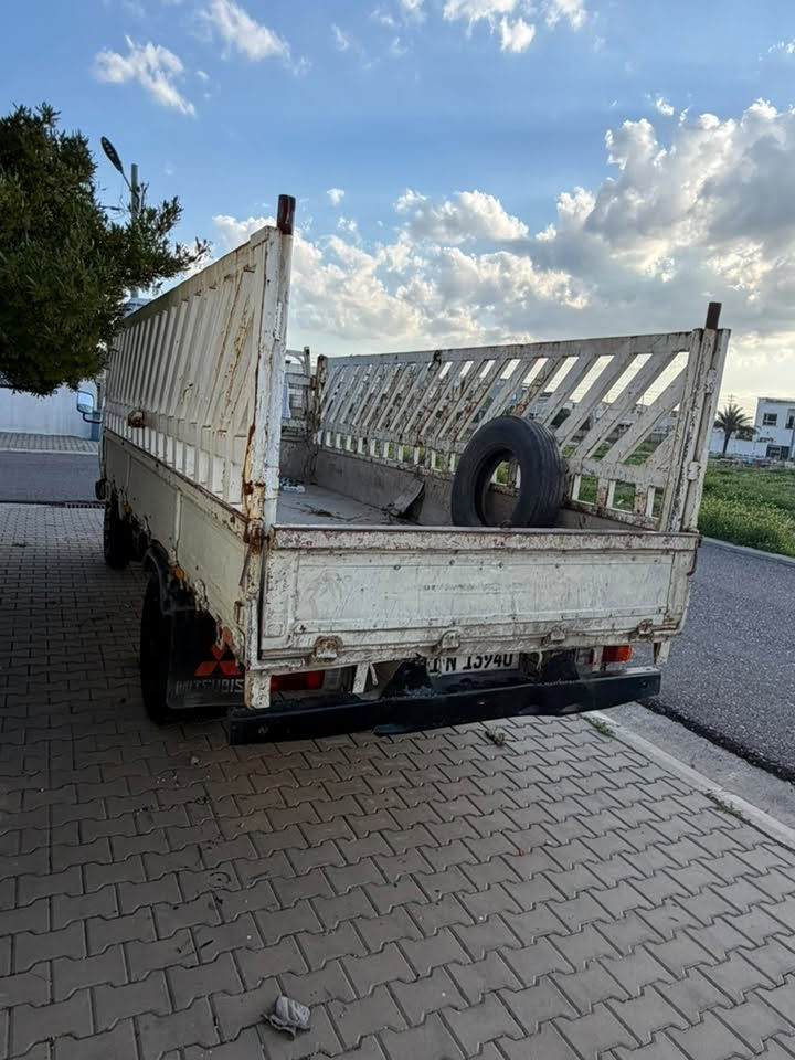 سلام عليكم داينا البيع موديل 2000
كير ومكينه وكسل وشاصي بشرط 
رقم وسنويه وتحويل بشرط 
سياره جاهزه الشغل 
بسنويه 3طن 
***********
