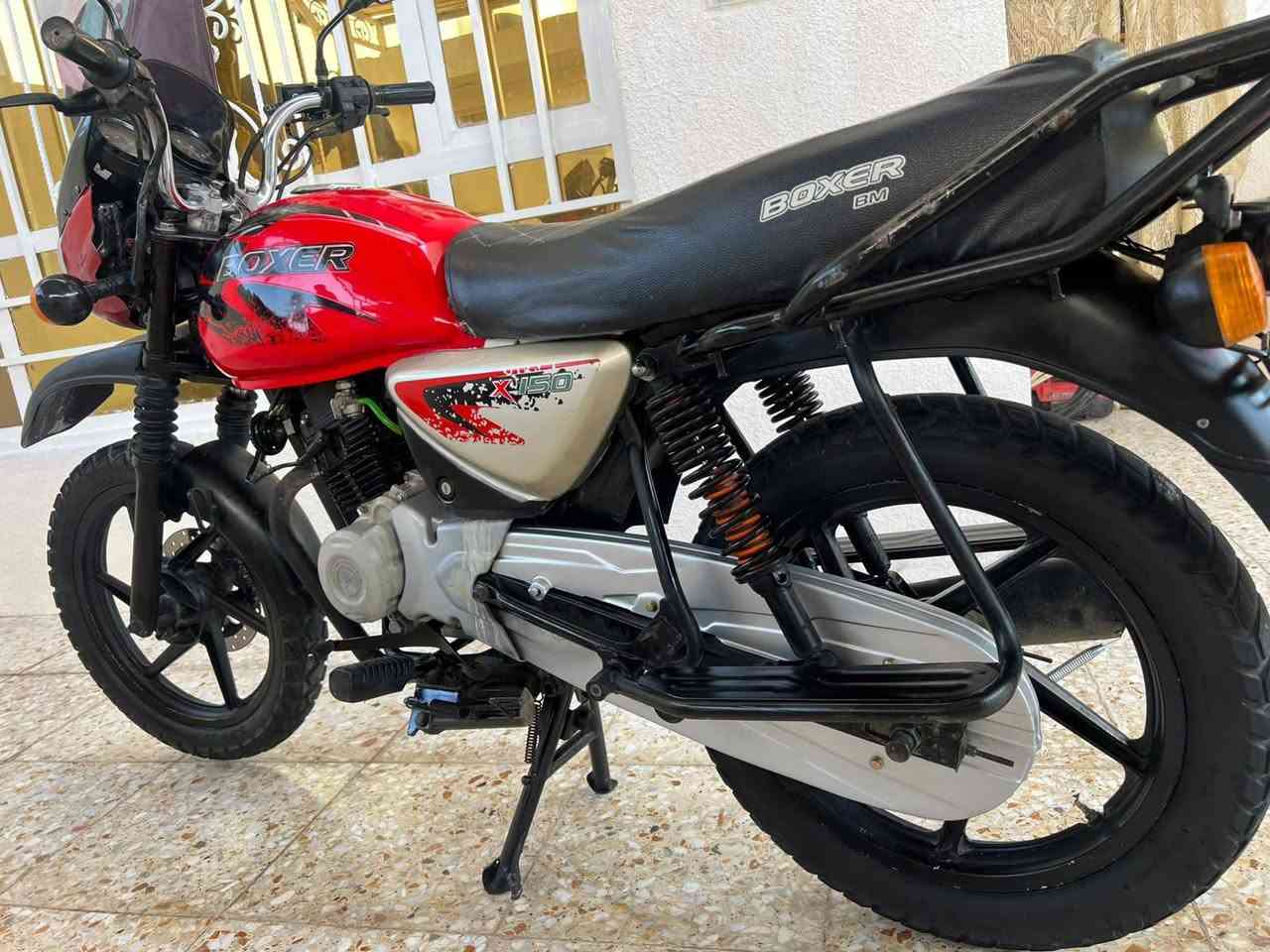 السلام عليكم بوكسر 2022 شوفة عينك الصور كهربائيات شغاله اوراقه اوصولية كبل تترقم سعر مليون و50 رقمي متواجد بي ***********
