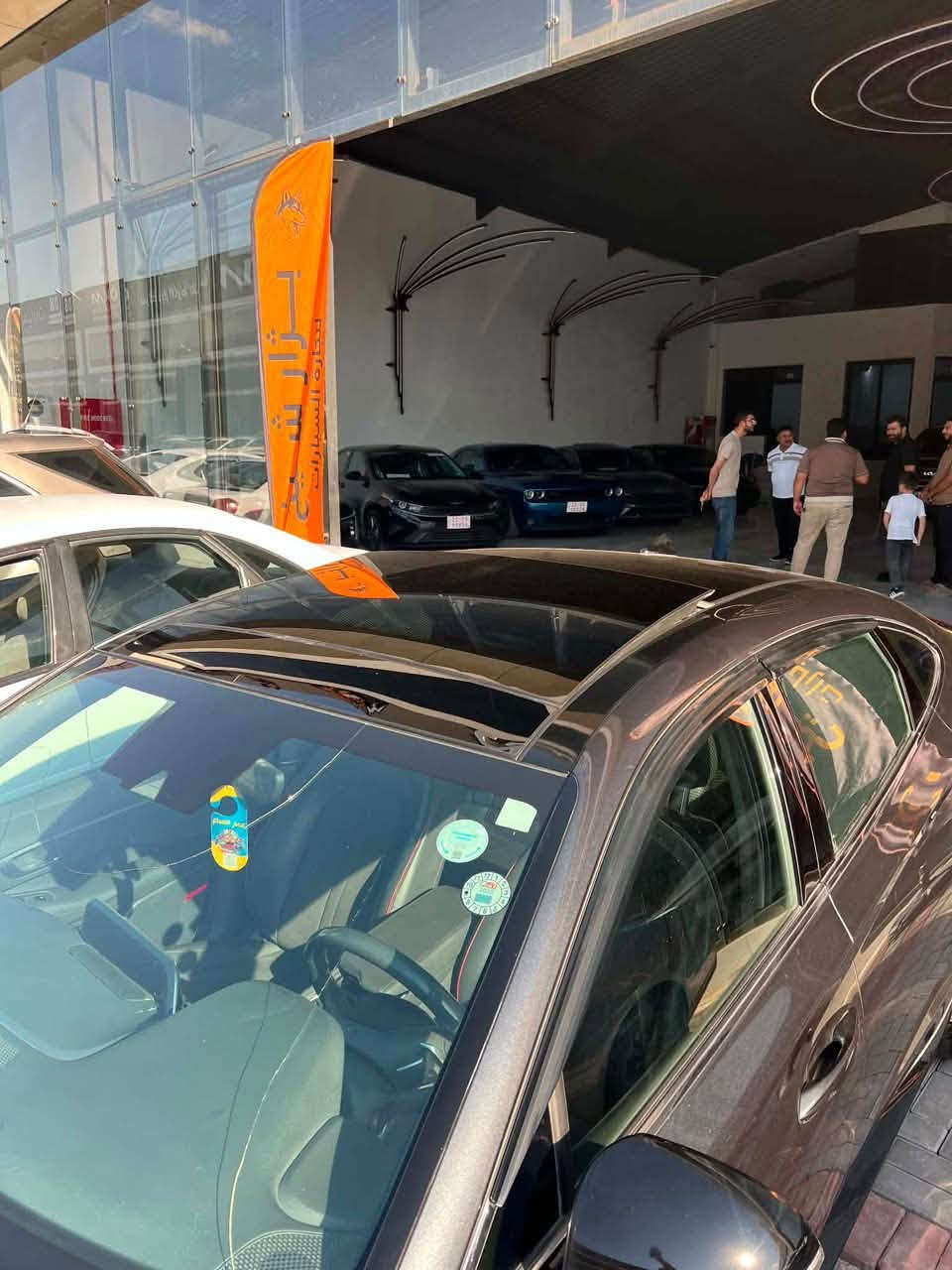 سوناتا موديل 2023 جاملغات اماميه كلير جني من امريكا و فقط بنيد راجع بارد نفسه و مصبوغ سياره للبيع سعره 160 ورقه وبيه مجال بصيط العنوان بغداد الزعفرانية الرقم ‭***********‬
