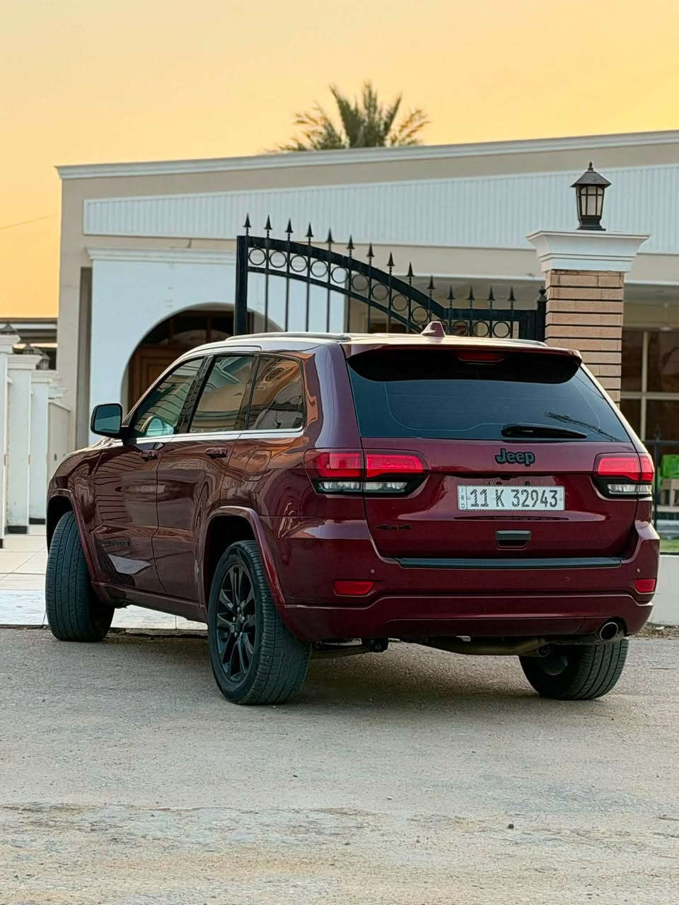 جيب 2020 بلاك توب 
فول مواصفات للأخير 
السيارة كلش نضيفة 
محرك كير كفالة عامة 
قطعتين فقط 
رقم بغداد الدولي 
المكان بابل 
***********
