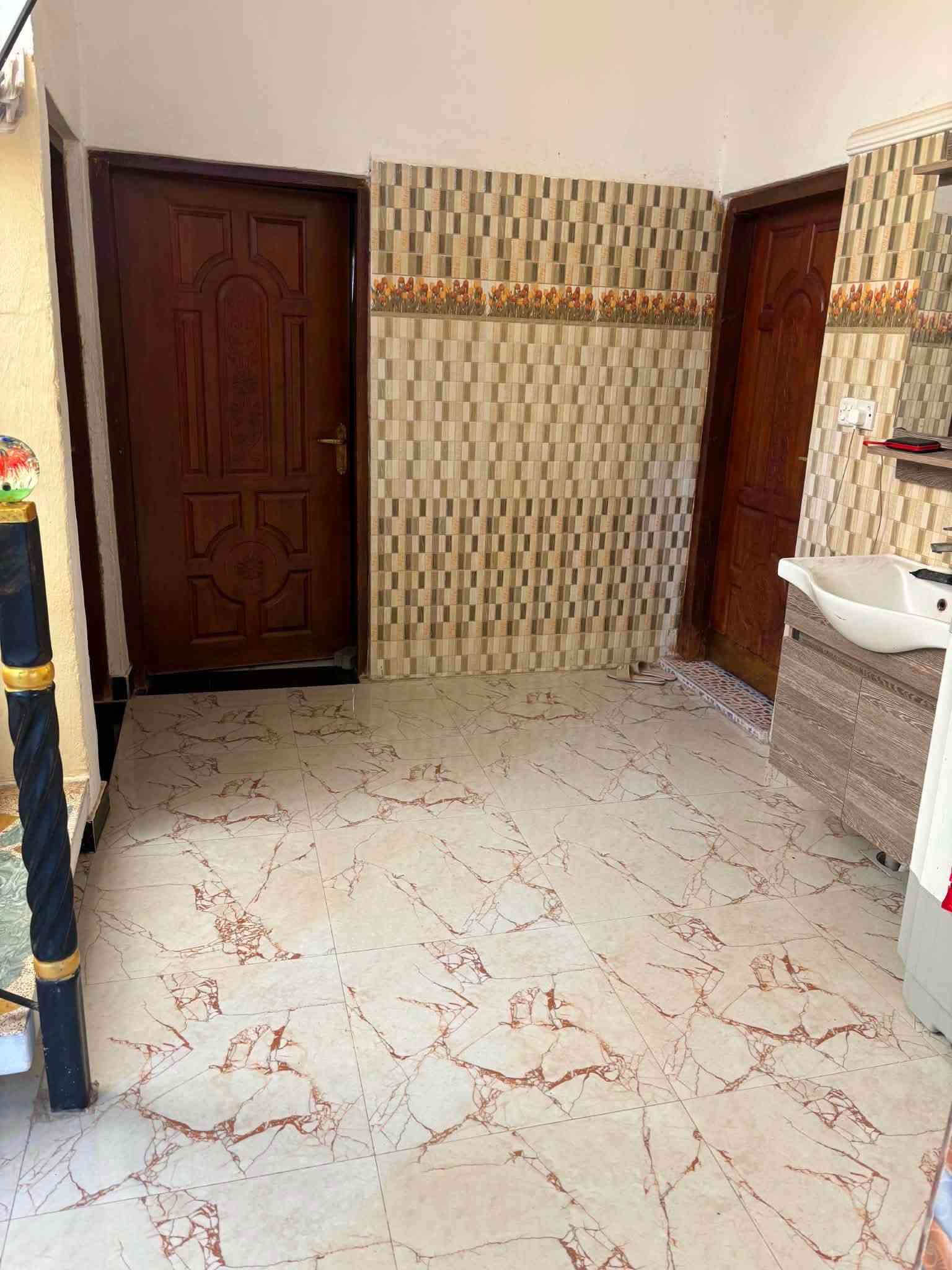 بيت ملك • ٢٠٠م • الحي العسكري