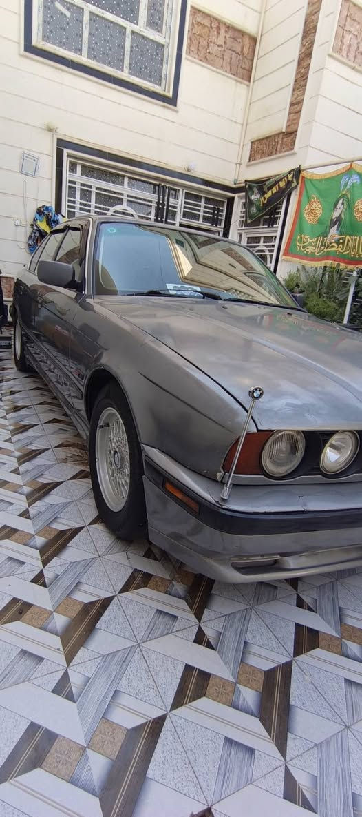 سلام عليكم سياره للبيع
#BMW525i
موديل السياره 91
مكان سياره : بابل 
تفاصيل السياره : الاتصال على مالك السياره او التواصل واتس اب ‏‪***********‬‏
#مكلف_بالنشر
Hassanein Mohamed
