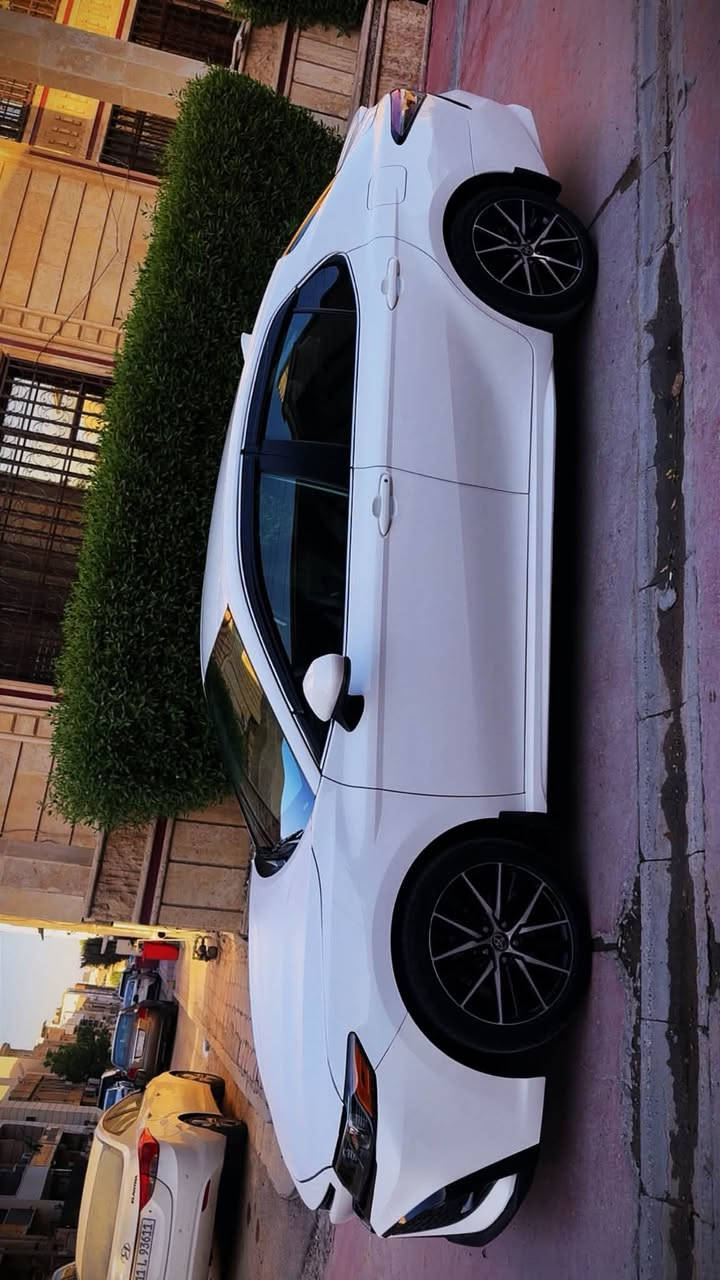 السلام عليكم كامري 2021 هايبرد ماشيه 48 SE مواصفاتها بس بدون فتحه كشنات جلد وكهرباء  تخم تايرات ياباني خليتلها ودهن ارقى نوعيه اديرلها فولترونك الماني امريكيه حادثها جاملغ خلفي وراجع بارد بدون صبغ جوه الرقم فقط اكو صبغ رقم بغداد ب اسمي  بدون لا رصعات ولا خدوش وين متاخذها سونر عادي وبيها سونر هيه الصور كلها مرفقه . سعرها ١٩٣ ورقه وبيها مجال بسيط جداً . مكاني بغداد زيونه ***********
***********

