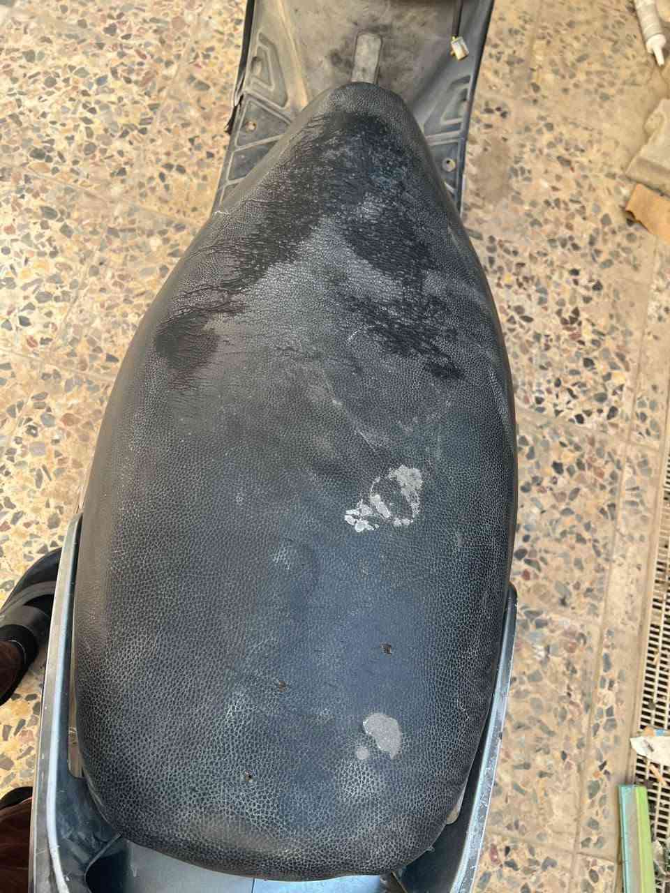 السلام عليكم 👋للبيع كامكو جي 5 دراجة طافية متروكة بيها نقص كتف مال شحن وباتري والكابريته وصخة الدراجة متروكة ابيع كوم حديد السعر 110 وبيها مجال بسيط حك الجية مكاني بغداد الشعله جكوك شارع عادل ماركت للاستفسار هذا رقمي يتصل وبي خير ويدلل ‏‪***********‬‏
