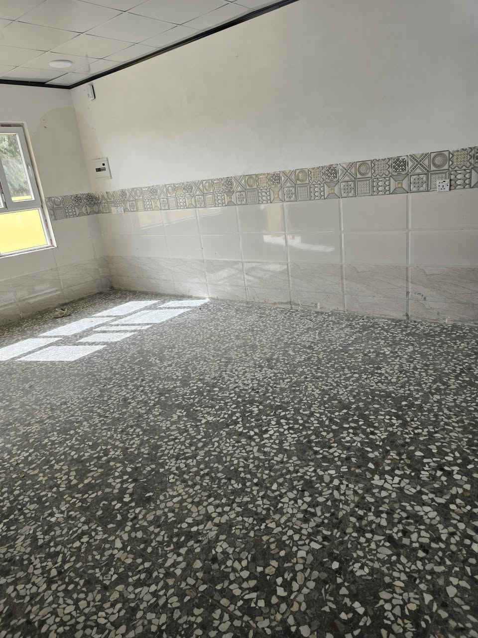 دار الايجار بيت طابق ارضي
حي الفلاح الثانيه مدينه الموصل
المساحه 110 متر مربع السعر الايجار 275
غرفه وهولواستقبال ومطبخ حار وبارد ومشتملات 
***********
***********
