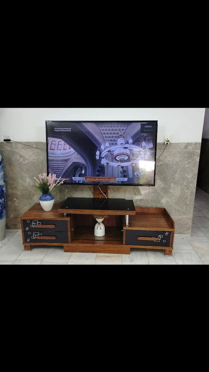 تلفزيون شركة الحافظ تعليگ مع الميز كامل ب 600 وبي مجال *********** بغداد حي العامل
