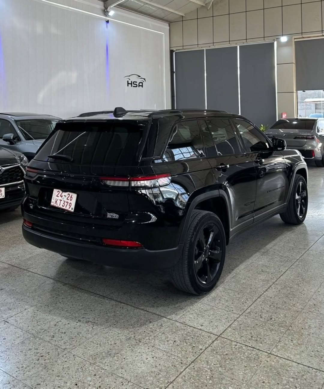 جيب گراند شيروكي 2024
مواسفات التيديود 
سعر ٢٩٨ ورقة بيها مجال بسيط 
6 سلندر 
بلاك توب 
فتحة 
دبل اكسل 
كوشن شامو جلد 
كوشن + سكان تدفئة 
جاملوغ سكن كلير امريكا + جاملوغ سايق مصبوغ + شبرين تعديل بل بونيد بدون دواخل بدون ايرباك 
مكان سيارة زاخو 
***********
