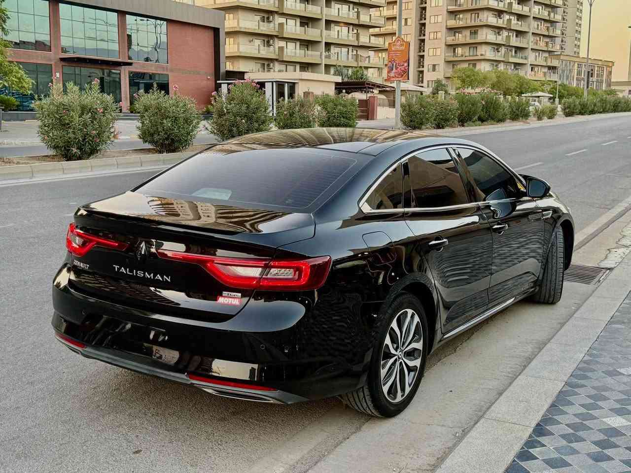 ڕینۆ  تالیسمان  مۆدێل ٢٠١٨ بۆ فرۆشتن 
هیچی پێوە نیە هەمووی بە شەرت
سفری شەریکەی موهەنەدە ،
فول مواسەفات تەنها ۸٠ کیلۆمەتر ڕۆشتوە
‎🔘پانۆراما
‎🔘بەصمە دەرگای زیرەک
‎🔘کوشن میمۆری سارد و گەرم مەساج
‎🔘نوشتانەوەی ئاوێنەکان لەکاتی کردنەوەو داخستن
‎🔘پێنج مۆدی لێخورین (سپۆرتی تێدایە )
‎🔘لایت PURE LED VISIONبەرزو نزم ئۆتۆ  
‎🔘سنوق حاسە شەفت (کردنەوە بە قاچ )
‎🔘شاشە  گەورە
‎🔘داشبڵ لید ٧ رەنگی 
‎🔘تحدید سورعە هەردوو جۆر ( speed limited- cross control)
‎🔘ئۆتۆ پارکین بە ٣ شێواز
‎🔘 حاسە 360 دەرەجە لەسەر سیستەمی دەنگی BOSE 
زۆر مواسەفاتی تر گێڕ و مەکینە رەقەمی تازەیە و سەنەوی تازەیە 
نرخی  ١۱۸ گەلا و معامەلە
*********** السليمانية, العراق
