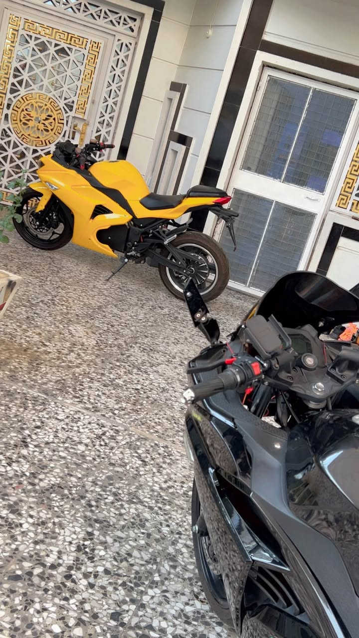 كاوسكي نينجا كهرباء شحن 
ملف 2500 
موديل 2025 
بطاريات 38 امبير الاصلي حجم كبير عدد 6 جديده 
الدراجة كامل مواصفات جديدة استخدام شخصي 
اللون ليموني 
استيراد خاص وليس منتج تسويق محلي 
الشراي يتصل او يراسلني فقط الجاد رجاءً 
*********** بغداد, العراق
