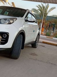 االسلام عليكم  سبورتج 2018 بغداد بااسمي مواصفات فتحه وبصمه تبريد بيانو...