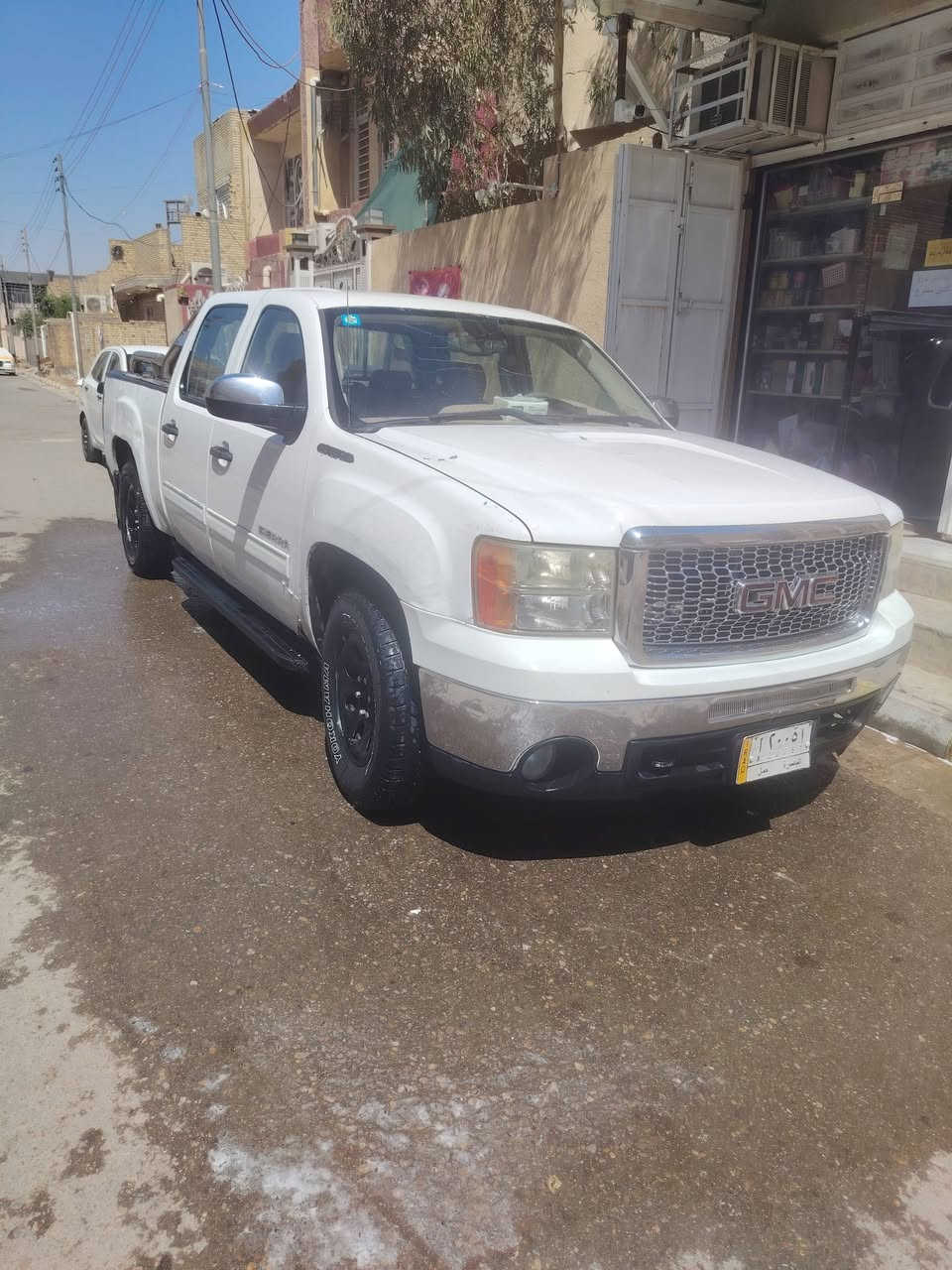 بيع فقط بدون مراوس
جمسي سيرا ٢٠١٠ رقم بصره سنويه لحد ٢٠٣٠ مكينه سته وميه منضومه غاز تدفئه تبريد شاشه كامره  السعر ١٠٥ مكان السياره ميسان  ***********
