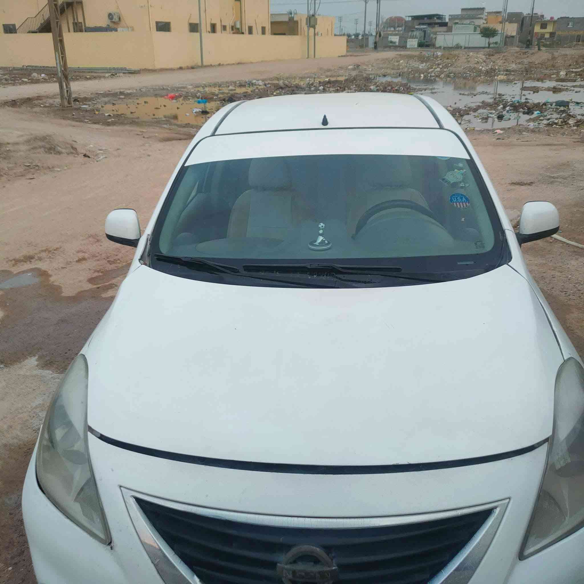 سلام عليكم نيسان سني هندي 2014 متوم طبق الأصل سنوية بعدها مامنتهية السيارة دوسة البانزين تفصل بيها تجي شوف عينك تشوفها السياره نضيفة تبريد ثلج مكينة كير تخم تاير جديد. العنوان بصره. سعر 28 بيها مجال للأستفسار ***********
