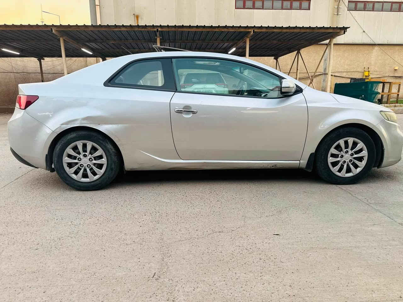 سيراتو 2011 خليجي بدون صبغ بيها طخات 
مكينه 1600 دوش 
بصمه وحساس وسلايت ومري كهرباء 
رقم اربيل سنويه تنتهي 2026 شهر ال 12 
عندي بيها وكاله تريد تحويل تريد وكاله من راعيها باربيل 
مكانها بغداد اليرموك ***********
سعرها 75
