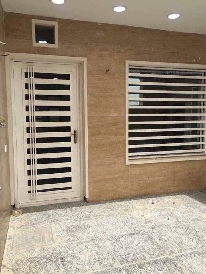 صبغ شبابيك وبيبان صبغ داخلي خارجي شرط نضافه العمل خاص مفتوح او على الرقم ***********او واتساب  وبخدمه جميع التزام بل موعد
