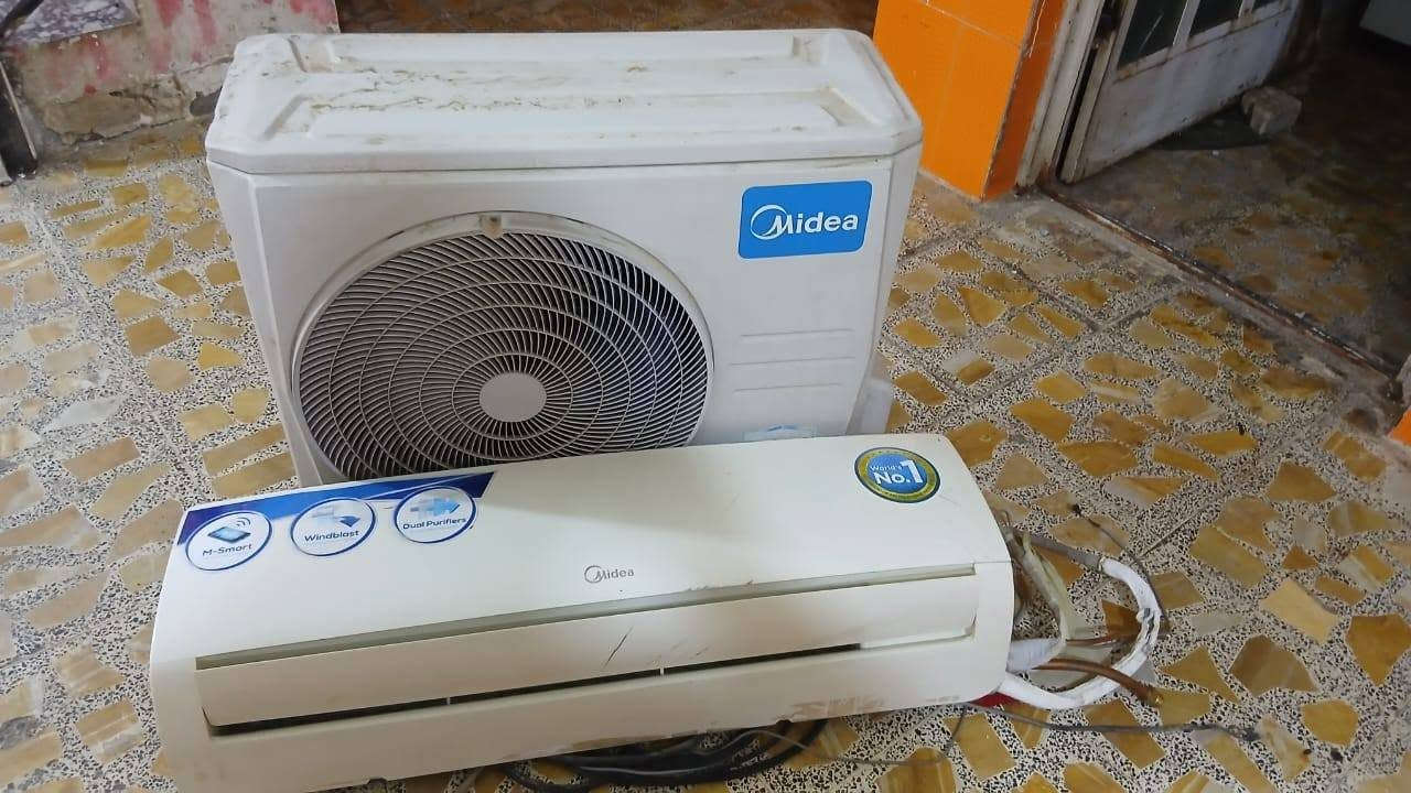 سلام عليكم سبلت ميديا طنين 
شغال مداخل تصليح ابد 
فقط ماطور محترك 
سعر 250 
***********
