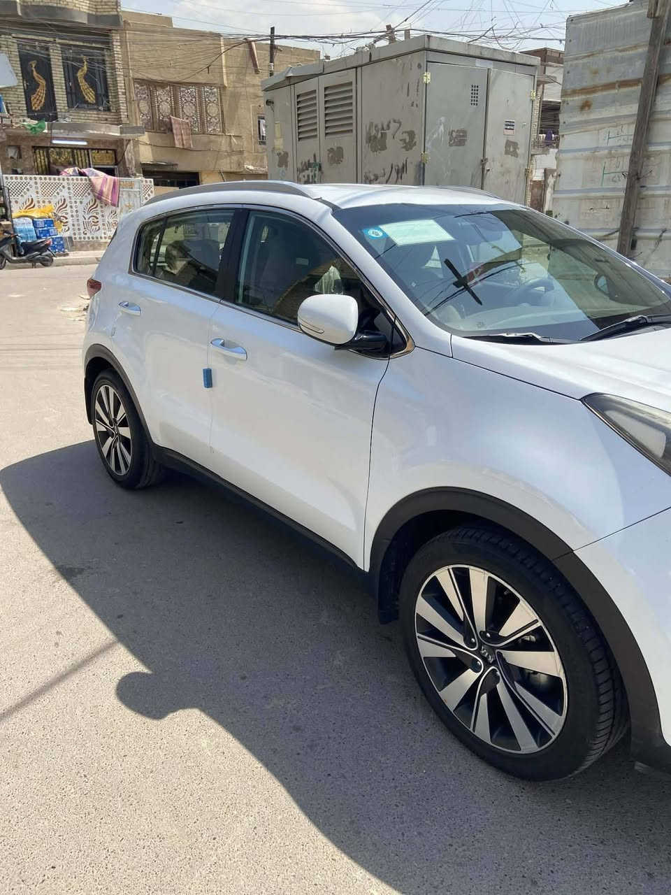 السلام عليكم ورحمة الله وبركاته كيه سبورتج خليجي موديل 16محرك 2000 مكفوله من الصبغ والتبديل بيهه مكاننين بارد صغار رقم بغداد تحويل ثاني يوم بسمي *********** مدينة الصدر
