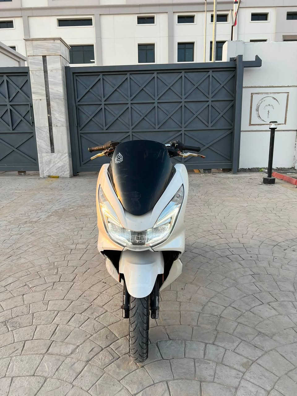 دراجة PCX جيل ثاني دراجه أكفلك لمكينه كفرات شوفت عينك سعر 10$ مكان بغداد .***********
