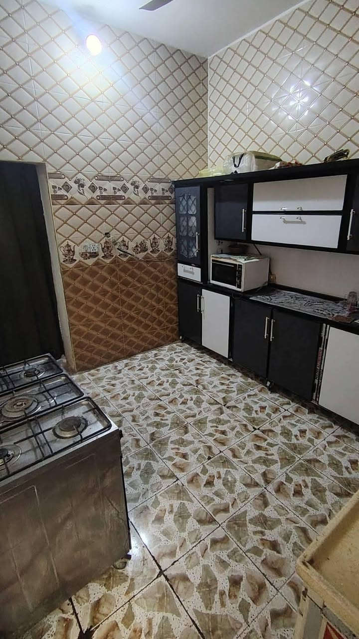 غير متواجد على الفيس  . للاستفسار اتصل ***********
بيت للبيع .في حي الزهراء مساحة 100 متر ركن طابقين واجهه 10في10
خدمات كاملة منطقة تبليط بالكامل. يقرب 50 متر عن المدارس
الطابق الاول يتكون من 
استقبال 4.75 في 3.5 
طارمة 4.75 في 2.5
المطبخ 3.75 في 3
الصالة 5 في 2.5
غرفه نوم 4.5 في 3.5
منور 1.5 مربع
حمام 1.5 مربع
الطابق الثاني 🧧
غرف نوم عدد 3 
الاولى 4.75 في 3.5
الثانيه 4.5 في 3.5
الثالثه  4.75 في 3
حمام 1.5 مربع
صالة.سطح
للاستفسار على هذا الرقم ***********
غير متواجد على الفيس

