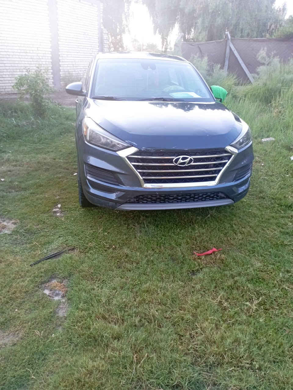 سلام عليكم توسان موديل 19 فور ويل امريكي حادث قطعتين بدون دواخل بدون ايرباك بسمنا جاهزه ماتصرف عليه دينار مكانه بابل محاويل ‏‪***********‬‏
