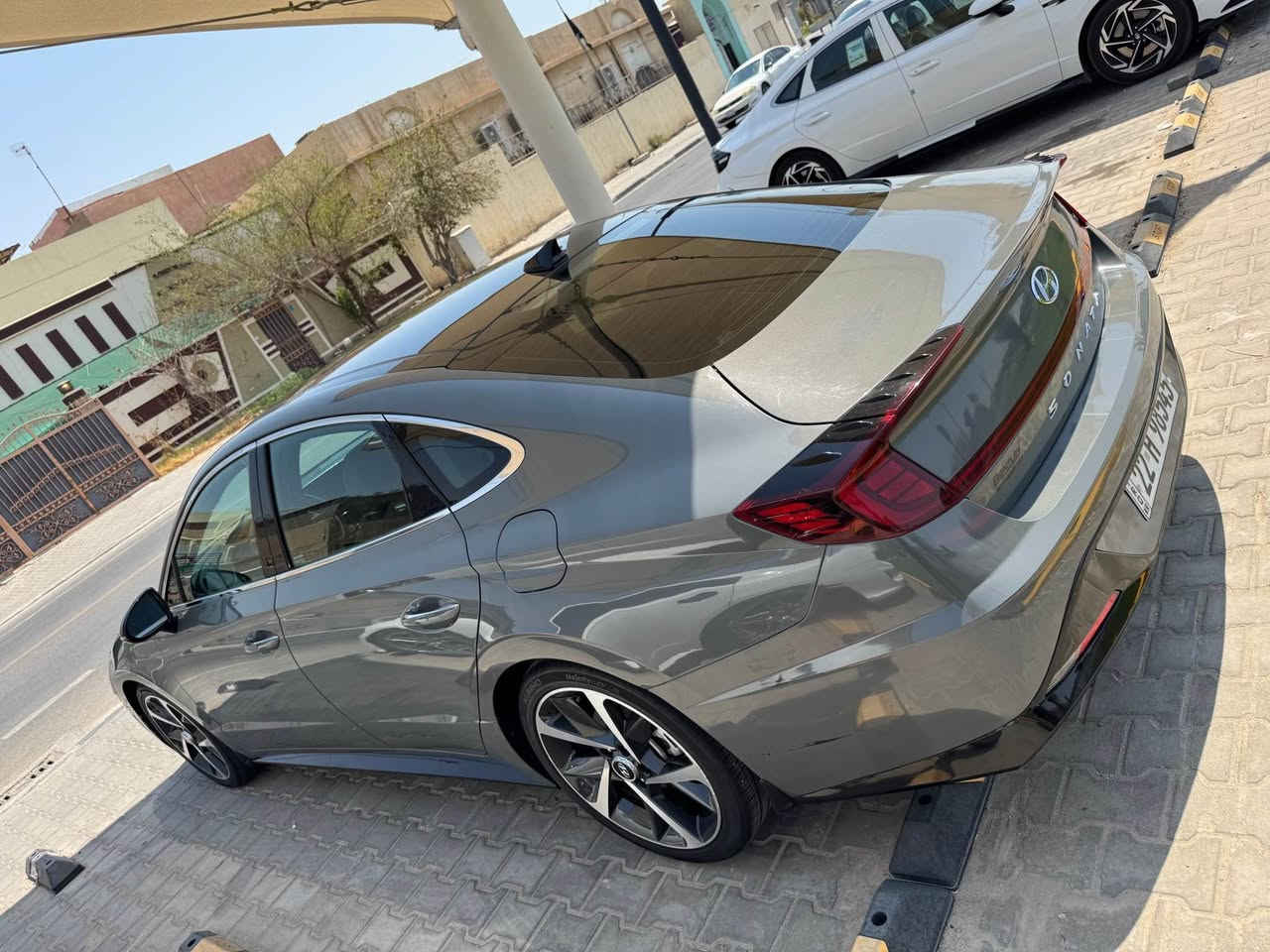 سلام عليكم سوناتا 2022 
فول مواصفات
كفاله ضربتة قبق صندوك بجم كبس
محرك 1600 تيربو 
ماشيه 85k
السعر 175$
العنوان بصرة الجنينة
الرقم *********** Singapore
