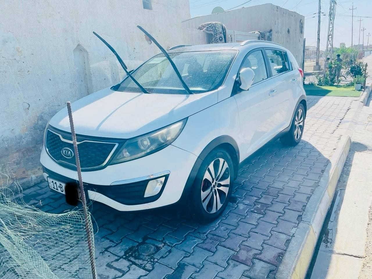 🚘 سبورتج 2012 للبيع — خليجي
رقم بغداد دولي باسمي 
سياره كفالة من صبغ 
📌 المواصفات والتفاصيل:
• خليجي
• ماشية  110 ألف 
• السونار مرفق ويا الصور
• المكينه مبدله طابوگه ما مفتوحة 
• بانوراما
• مراية تعتيم
• شاشة + كامرة دوارة
• فول تحكم ستيرن
• حساسات خلفية
• وباقي المواصفات معروفة

🔧 السيارة جاهزة وما تحتاج شي:
• تخم تايرات جديد
• صدر جديد
• التبريد خير من الله ❄️

💰 السعر: 133 ورقة وبيها مجال 

المكان كوت حي الجهاد 
***********6
***********
