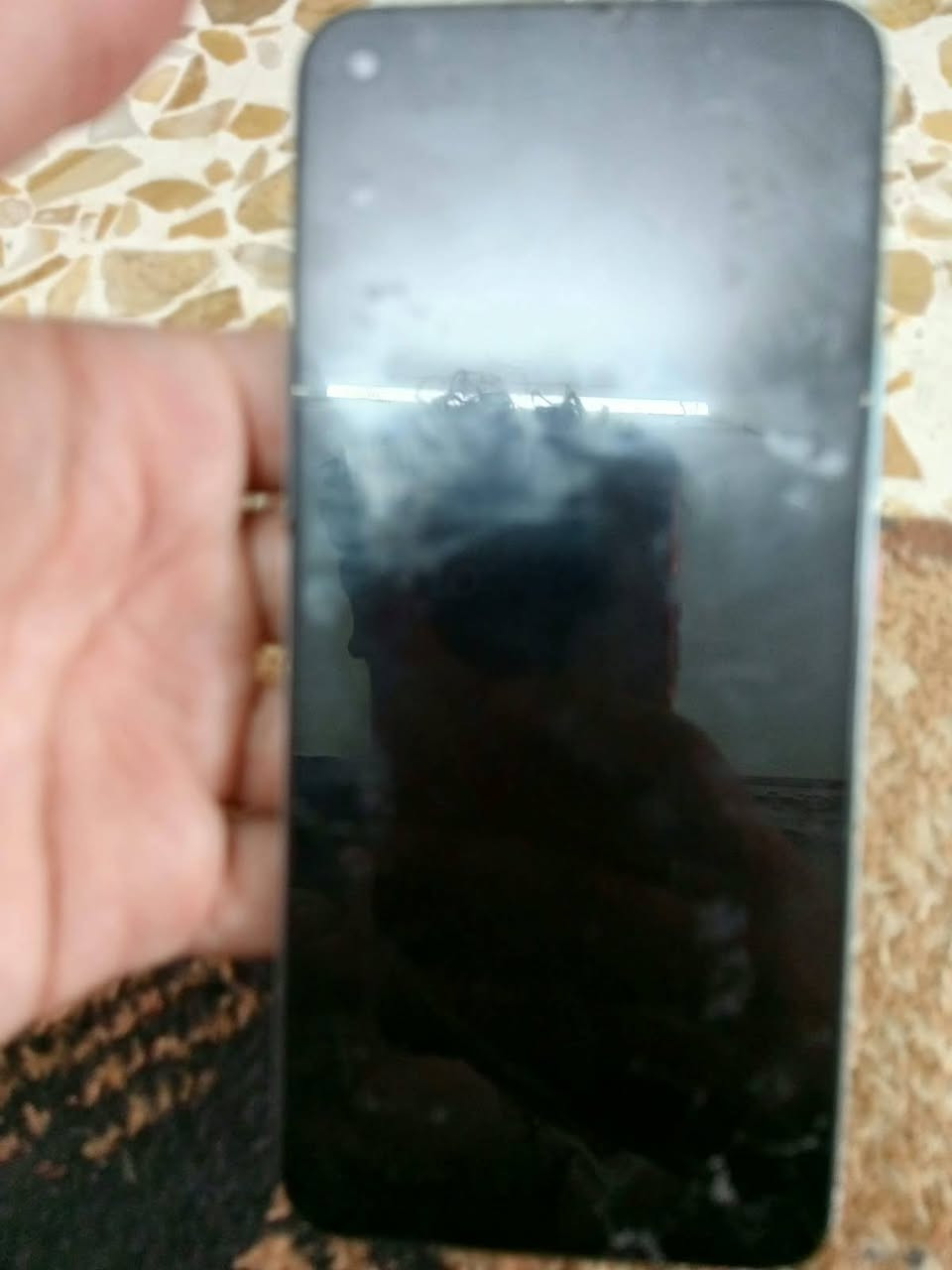 سلام عليكم جهاز realme 7i ذاكره 128 عشوائيه 6 جهاز الشاشه الاصليه مكسوره ما مبدله السعر 80 وبي مجال 
الرقم ***********
