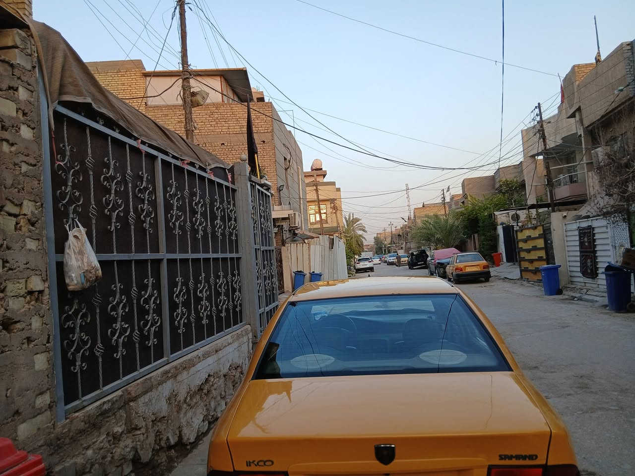 سمند ٢٠١٢ محرك فرنسي كير جيد جدا كلج جديد تبريد شغال بيه بنيد مبدل شركه ثكيل بيه طخه جه اليسار خفيفه تاير جيد صدر امامي جيد عوزه دبلات خلفيه او تبدل بوشه دبل خلفي فقط بيه دوس معمره مامصبوغه وبراكيت دعاميه دعاميه موجوده بطنه حلوه ونظيفه بوربرن امامي موزين تك واحد مصفره هيئه وغرامه وصاحبه يريدتحويل بيته زعفرانيه وحله بلعرصات مكان الامين ٢ *********** سعر ٣١$

