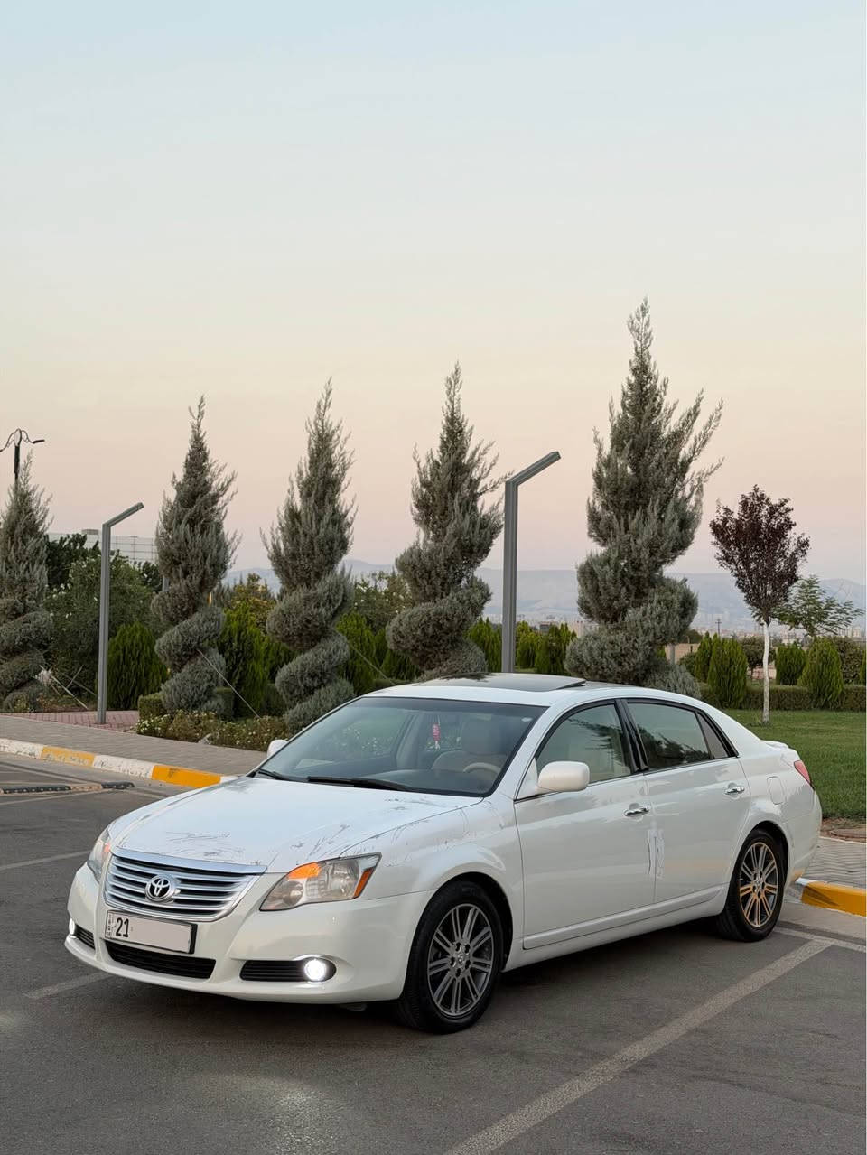 ئەڤەلۆن 2009 Limited خلیجی 
سەیارەکە قەپات مواصفاتی خلییجییە بەسمەو سڵاید و پەردەو کوشن کارەبا سەیارەکە نموونە ماوەتەوە لە جوانی و پاکی 
تەنها یەک پەڵە بۆیاخی هەیە مەکینەو گێڕی نەکراوەتەوە بە شەرتی هەموو شتێک سەیارەکە تەقەو ڕەقە تەبرید و هەموو گیانی بەشەرت چوار تایەو ویلی لۆکی تازە بۆ بەستراوە سەنەوی و پلێتی تا 2029 تازەیە ڕەقەم سلێمانیە نرخی 128 وەرەقەو مەجالێکی زۆر کەم *********** السليمانية, العراق
