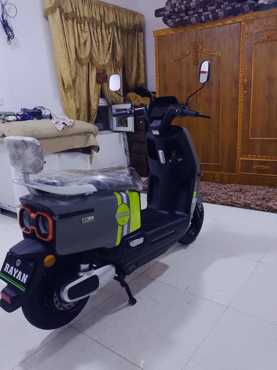 RAYAN⭐️
للبيع 
معروفه مواصفاته 
6بطاريات دبل 
ملف 1200حقيقي
سرعة 60
دبل سويج وبصمه 
وشاحنته الاصليه 
بطاريات نضاف 
رايدو ب 950وبي مجال للشاري
تواصل عل رقم ***********📞 
  ملاحظه المطور بعدو جديد ماشي
