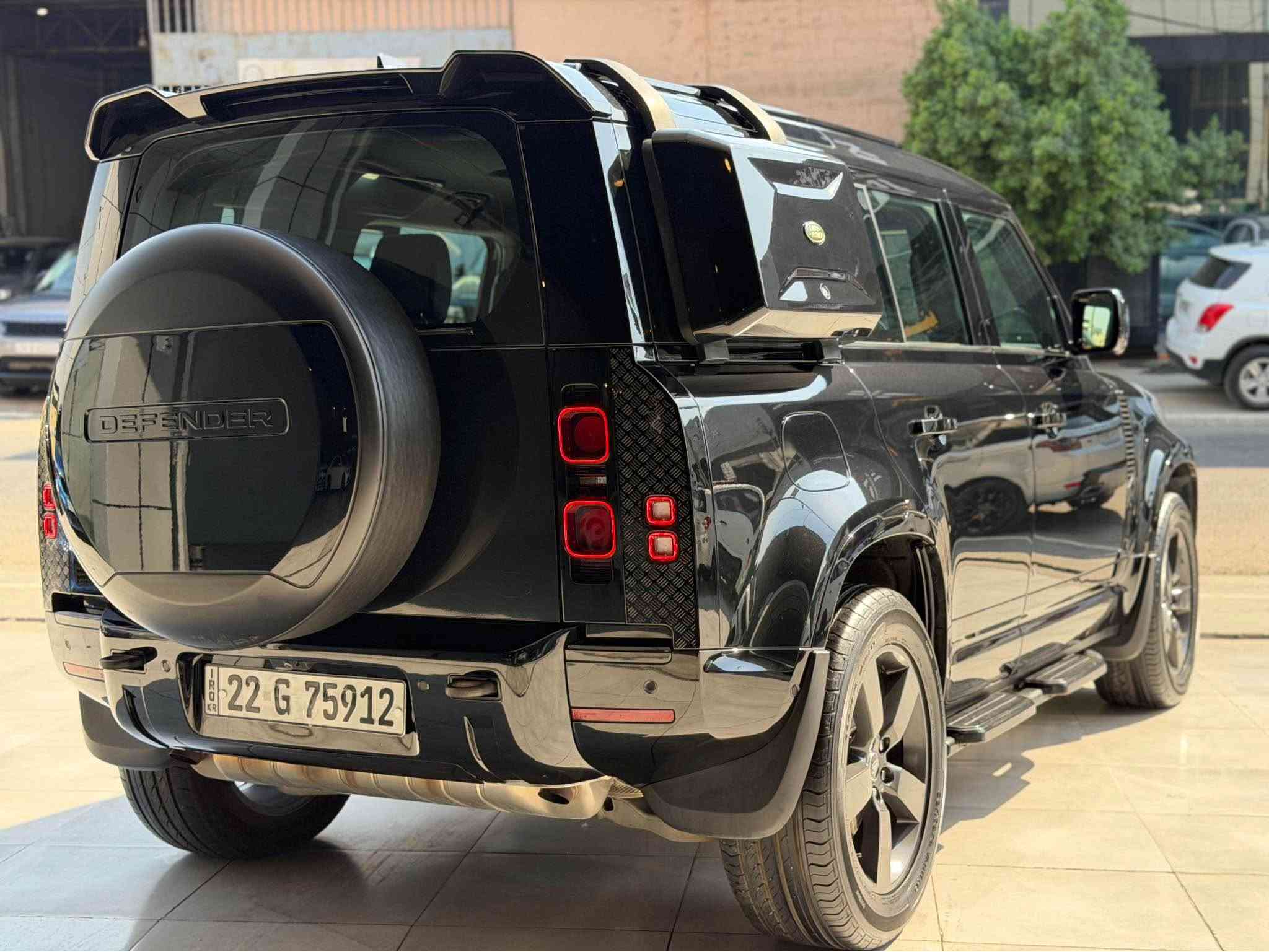 Defendar 2023 
وكالة سردار HSE
V6 
فول مواصفات 
لايتات ادابتف ليد 
حساس امامي خلفي 
بانوراما 
ويل ٢٠ بيلاد 
X dinamic 
داخل مشمشي 
كشنات حار و بارد 
سيارة وكالة تحت ضمان 
بدون صبغ كلين 
٦٥٥$ 
*********** وتس اب 
*********** الرمادي, الأنبار
