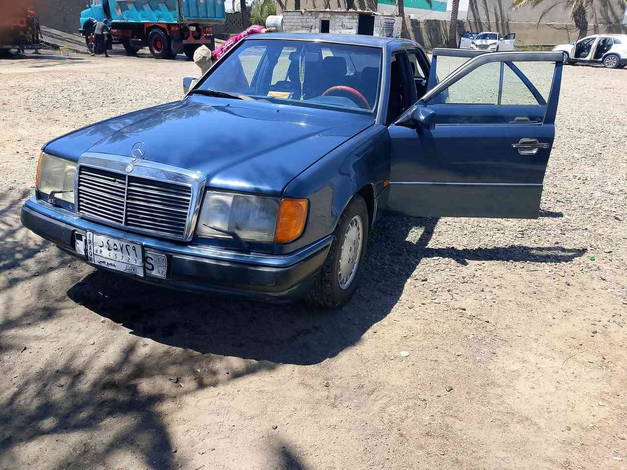 مارسدس دب . محور بطه سياره نضيفه . بيه جراد فقط قماره
تبريد . مسجل شاشه  كامره  تايرات جدد
وجاهزه مال جناي 
سعر 55

الرقم .***********
