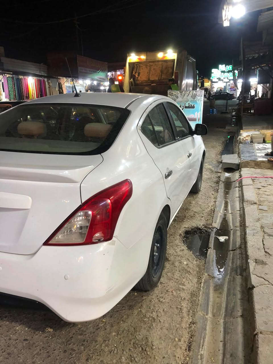 سلام عليكم 
بيع فقط بدون اقساط            السعر 96 
نيسان صني 2021 
مكفوله بيها طخه بلعتبه اليمنه وطخه زغيره مقداد اصبع بلجاملغ الامامي 
رقم اربيل شركه المهند 
ماشيه 105 
بيع فقط مكانها نجف مهندسين 
***********
