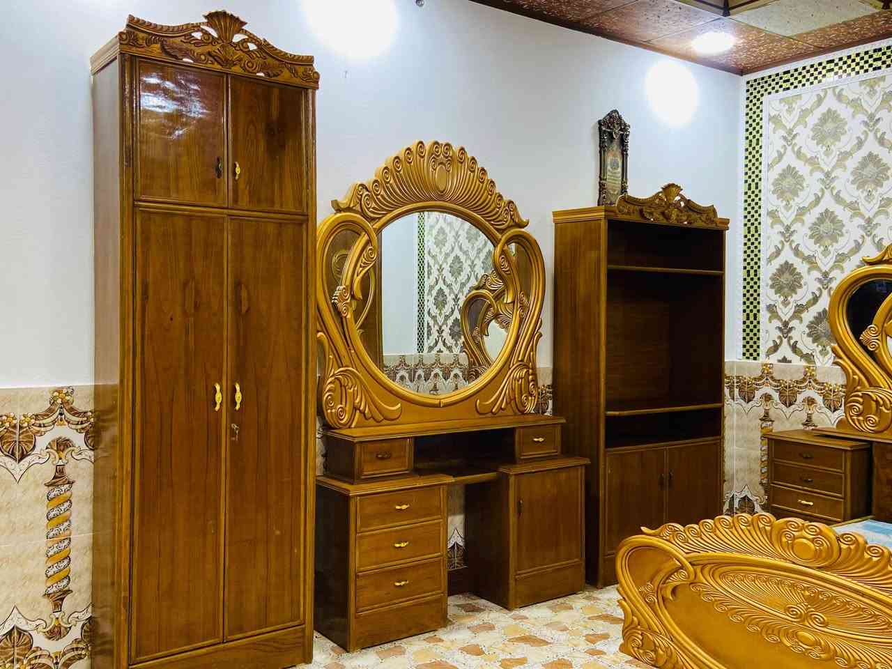 يوجد غرفه نوم صاج عراقي شرط حطاطه نضافه فول السعر مليون و١٠٠ للاستفسار الاتصال ***********
