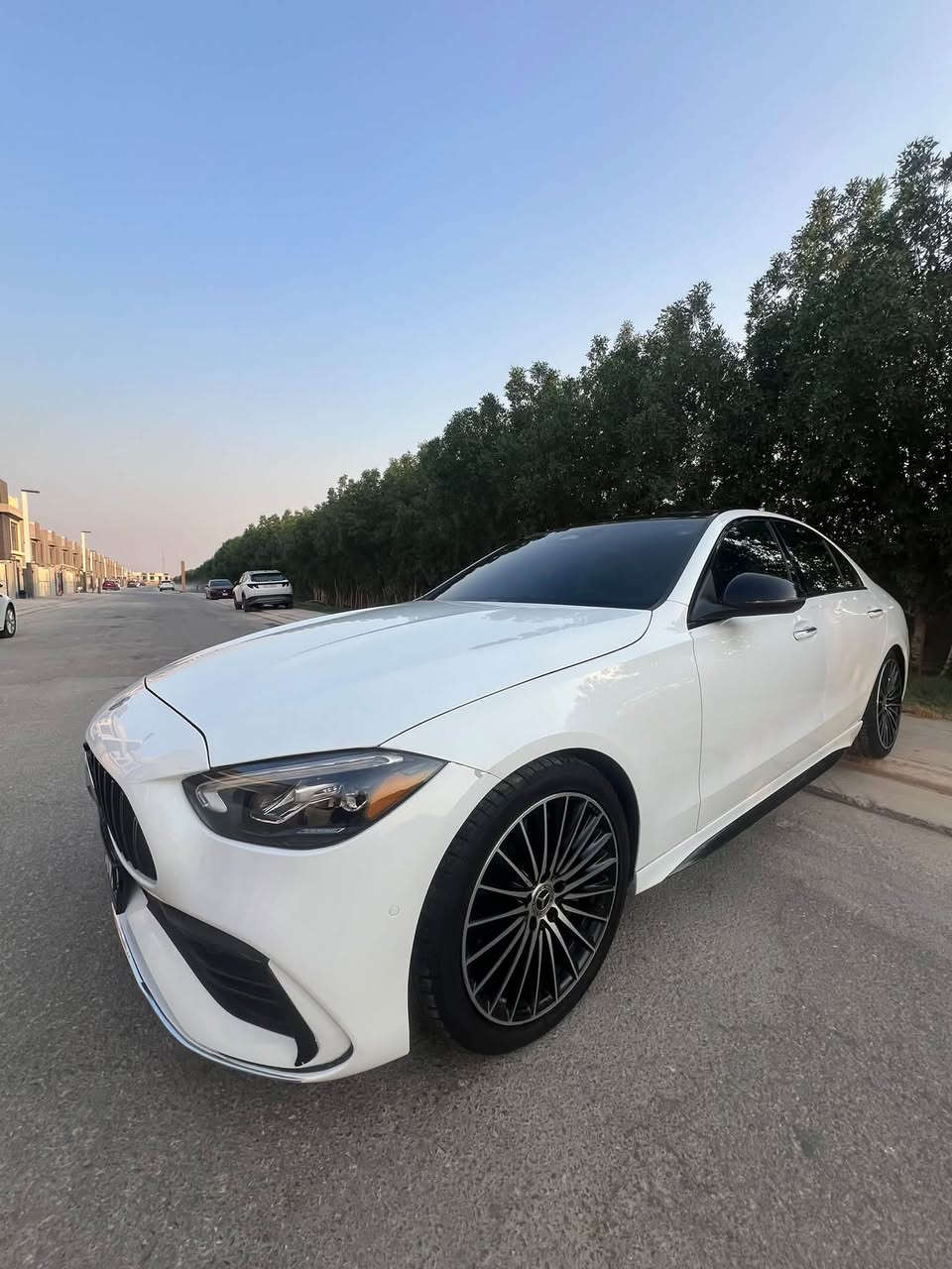 انضف وأجمل مرسيدس 2023 AMG 🔥
السلام عليكم 
مرسيدس 2023 C300 AMG للبيع
فول مواصفات معروفة مواصفاتها 
ماشيه 52 ألف كم
السعر مناسب ولي مجال
للاستفسار اتصل وتدلل
✅***********
