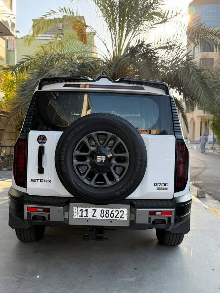 جيتور  G700 جي  موديل:- 2027
ماشية 4.700 الاف 

فئة السبورت 5 راكب داخل مشمشي

كاملة من الكماليات الخارجية و الداخلية 

و البرمجة يعني بيهة يوتيوب بس الكماليات صارف علية مليون 

جيتور G700 سبورت (بلك-إن هايبرد 🔋)

المحرك: 2.0 لتر تيربو 4 سلندر حقن مباشر+ محركين كهربائية القوة الاجمالية 904 حصان

عزم الدوارن (نيوتن-م) : 1135 (محرك البنزين + الكهرباء)

ناقل الحركة:  أوتوماتيكي مخصص لنظام الهايبرد 2DHT

نظام الدفع : دفع رباعي - موتور ثنائي

المدى: بشحنة كهربائية وتعبئة وقود كاملة يصل إلى 1000 كم (WLTP)

سعة البطارية كيلووات/س: 34.13

نظام تعليق متوازي مزدوج (دبل ويشبون) امامي وخلفي

الضمان الأساسي وضمان البطارية: 8 سنوات او 300,000 كم (ايهما اولاً)

ضمان المحرك: 10 سنوات او 1،000،000 كم (أيهما اولاً / للمالك الأول)

المواصفات

*فتحة سقف بانوراما

*ويل الالمنيوم قياس 20

*كاميرات محيطية 540 درجة

*حساسات اصطفاف أمامية وخلفية

*نقطة عمياء

*شاشة عرض ترفيهية قياس 15.6 انج

*شاشة عريضة لمعلومات القيادة 35.4 انج

*نظام صوتي فاخر 12 سماعة

*ابل كاربلاي واندرويد اوتو لاسلكي

*مقصورة الركاب من الجلد الفاخر

*المقاعد الامامية والخلفية مبردة

*مقعد السائق كهربائي مع ذاكرة ووظيفة الترحيب

*مقعد الراكب كهربائي مع ذاكرة ووظيفة الترحيب ومسند للساق

*المرايا الخارجية قابلة للطي كهربائياً

*قفل/فتح النوافذ والبانوراما بالبصمة

*خاصية إغلاق نوافذ وفتحة السقف عن بعد 

*دخول ذكي (بصمة)

*الصندوق شفط وبالبصمة

*دواسات جانبية  

*مصابيح أمامية وخلفية أوتوماتيكية LED مع مصابيح نهارية

*وسائد هوائية امامية، وسائد هوائية امامية جانبية، ستائر هواء جانبية

📍 موقعنا: بغداد 

للأستفسار  اتصل على الارقام 

*********** 📞

#جيتور #G700 #2027  #جي #العراق🇮🇶 #بغداد_العراق🇮🇶
