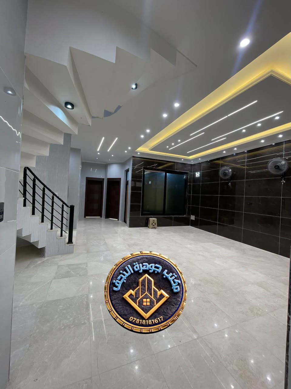 � دار مودرن للبيع – حي المعلمين

✨ موقع مميز جداً في أحد أجمل أماكن حي المعلمين
الدار مفتوح من شارع المتنزه، بموقع حيوي ومميز جداً.

📐 المساحة: 300 متر
📏 الواجهة: 10 متر
📏 النزال: 30 متر

🔹 تصميم مودرن وأنيق
🔹 مساحة مناسبة للسكن الراقي
🔹 موقع مميز وقريب من الخدمات
🔹 مفتوح من الشارع الرئيسي
🔹 من المواقع المرغوبة جداً في حي المعلمين

📞 للاستفسار والتفاصيل:
***********

🏢 مكتب جوهرة النجف للعقار
