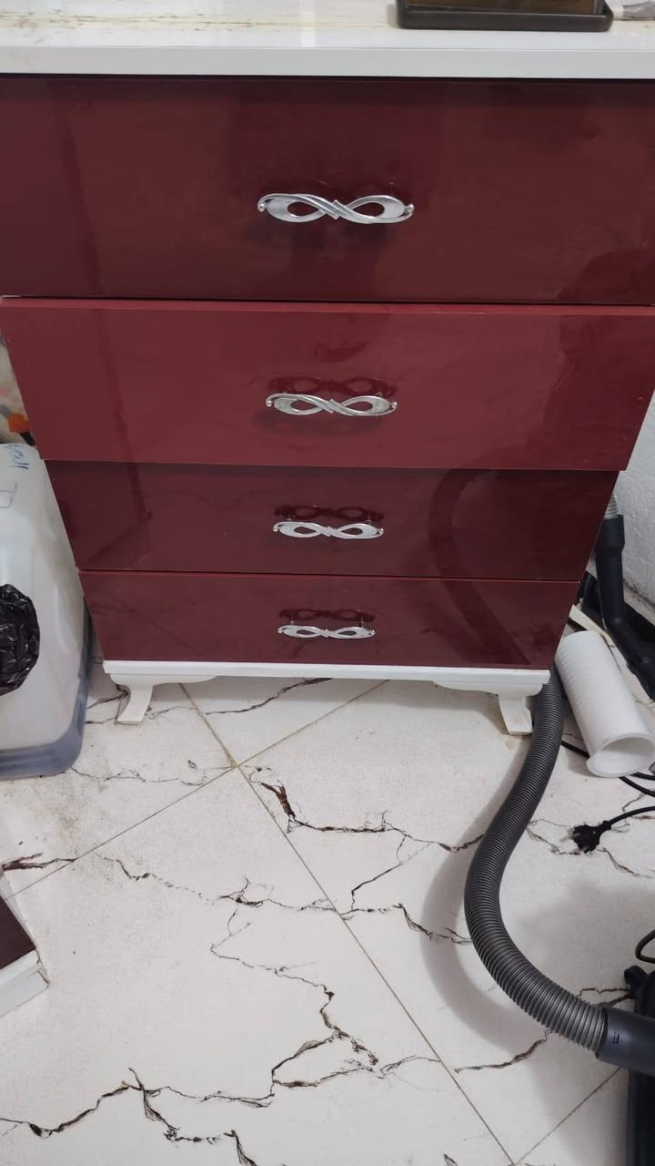 قرفه تركي اصليه مستخدمه قليل مشتريهه بمليونين ورايدهه بمليون وبيهه مجال قليل المكان الدير شارع مطعم الخيمه حي الحكيم الهاتف ***********
