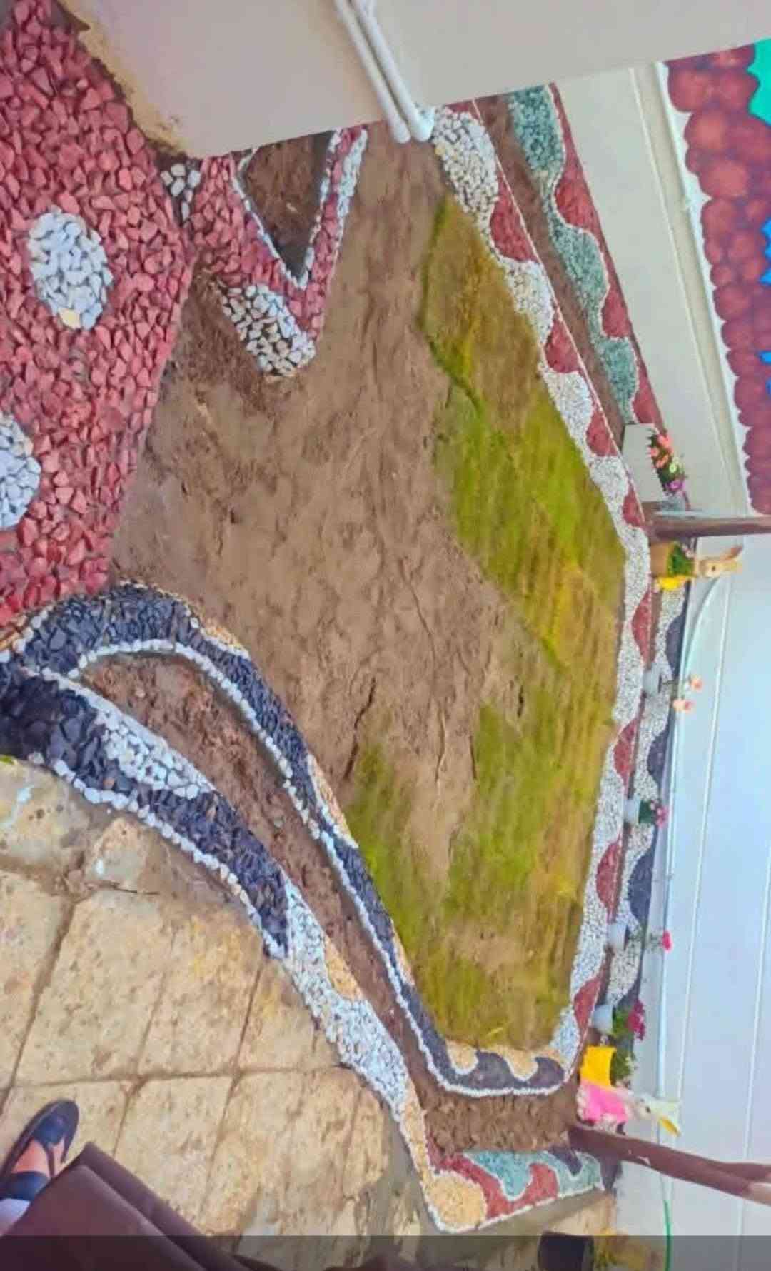 ابو سجاد الهندسه حدايق والديكورات وشلالات وكل مايخص الحدايق الاتصال( ***********
