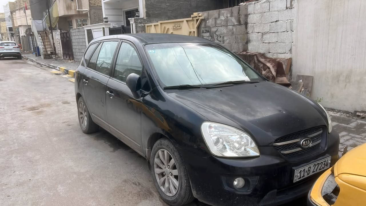 سلام عليكم للبيع كيا كارينز موديل 2007 خليجي 7 راكب 4 سلندر تبريد قطعتين بيهة صبغ الباب خلف العبري وشوية من جاملغ  وبيهة بارد وبيهة شويه شخوط خفيفه وبيهة بعض ملاحظات بالكشر اكو جراد خفيف همات كير مكينه صدر تبريد جدد دواخل  نضيفه اي نقص مابيهة السعر 85 مكاني شهداء البياع السياره باسمي رقم تليفون ***********
