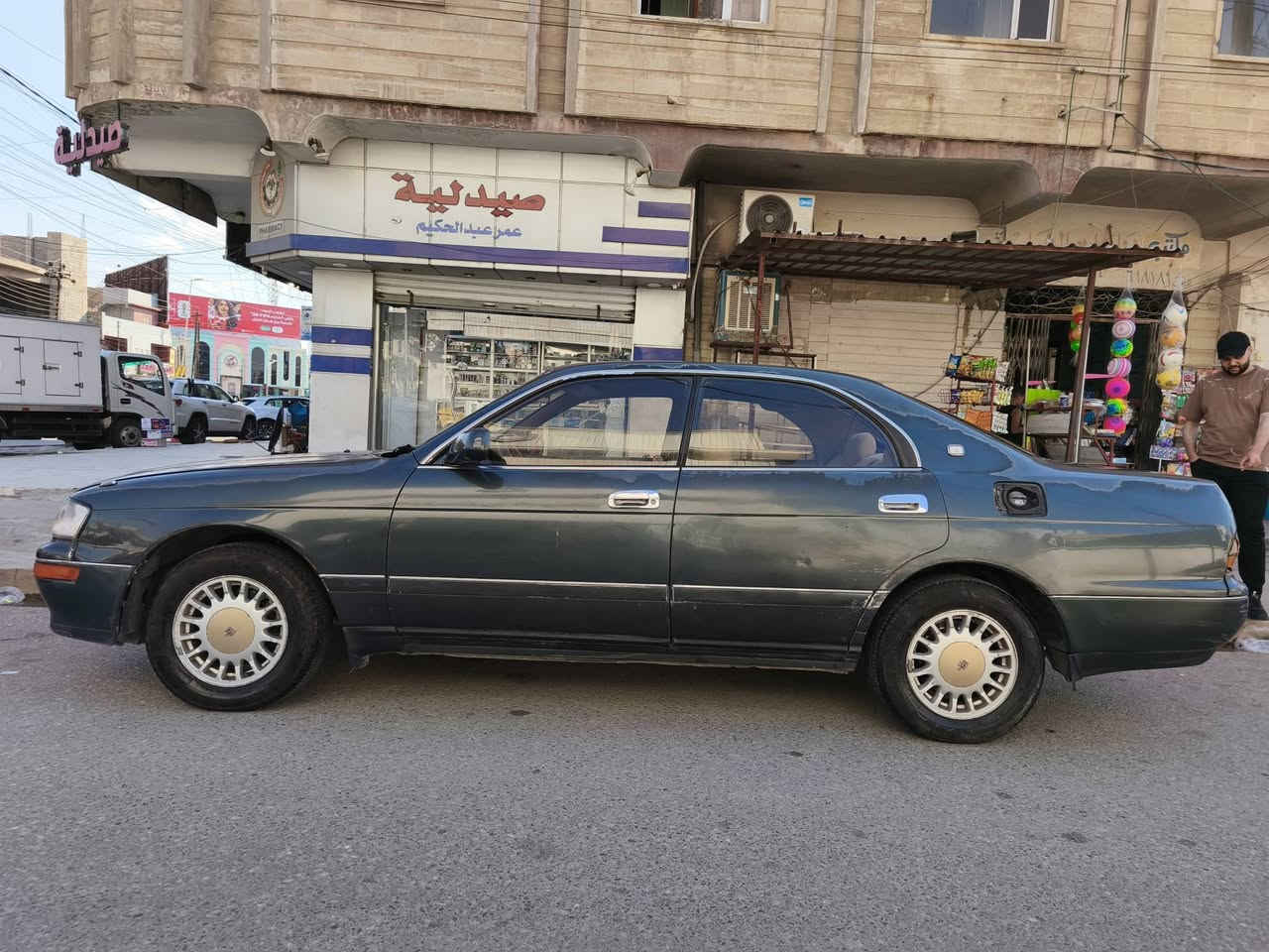 السلام عليكم
كراون بطة موديل 1994
محرك جديد 2500
كير جديد 
الفريز الداخلي جديد +تحوير البوابات جديد
راديتر جديد 
حاضنة راديتر جديد 
دينمو جديد
سلف جديد 
بيها دواير خلفي والباقي كفالة
تايرات جدد
باتري جديد 
السعر 65
تواصل 
***********
