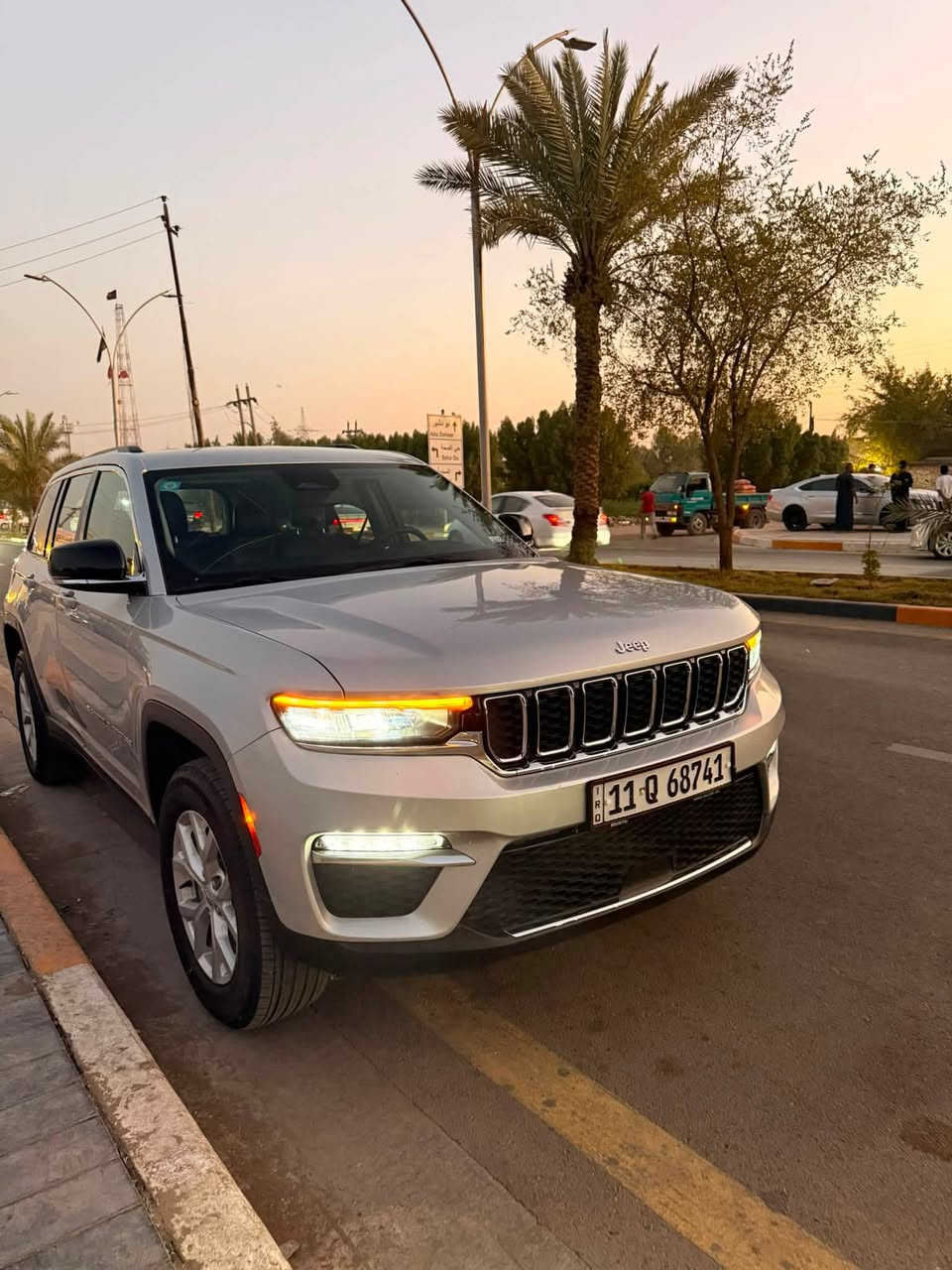 � للبيع جيب شيروكي Limited موديل 2023 – وارد أمريكي

خمسة راكب

وارد أمريكي، بمحرك V6 (6 سلندر)، سيارة نظيفة جدًا، استخدام شخصي وجاهزة للاستخدام.

المواصفات:

 • فئة Limited

 • محرك V6

 • وارد أمريكي

 • كاملة المواصفات عدا البانوراما

 • كراسي جلد

 • تشغيل بصمة ودخول ذكي

 • تشغيل عن بُعد

 • شاشة كبيرة

 • رادار أمامي وخلفي

 • تثبيت سرعة

 • مقاعد كهربائية 

• مع تدفئة  تبريد

• ⁠وخزن ميموري 

شحن واير لس

 • نظام صوت مميز

 • تحكم بالدركسون

 • دبل

رقم بغداد 

الممشى:

(حوالي20,000 ميل)

ملاحظة:

السيارة نظيفة جدًا واستخدام شخصي، حادثه موضح بالصور ، وكل شيء موضح بالصور.

💰 السعر: 27،500 دولار

📍 الموقع: بغداد – “الدوره

📞 للتواصل:***********
